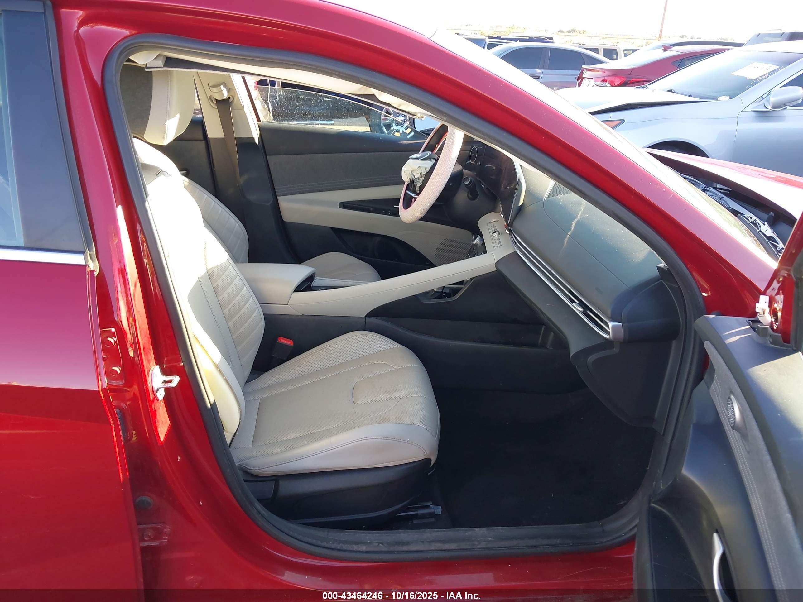 HYUNDAI ELANTRA image 5