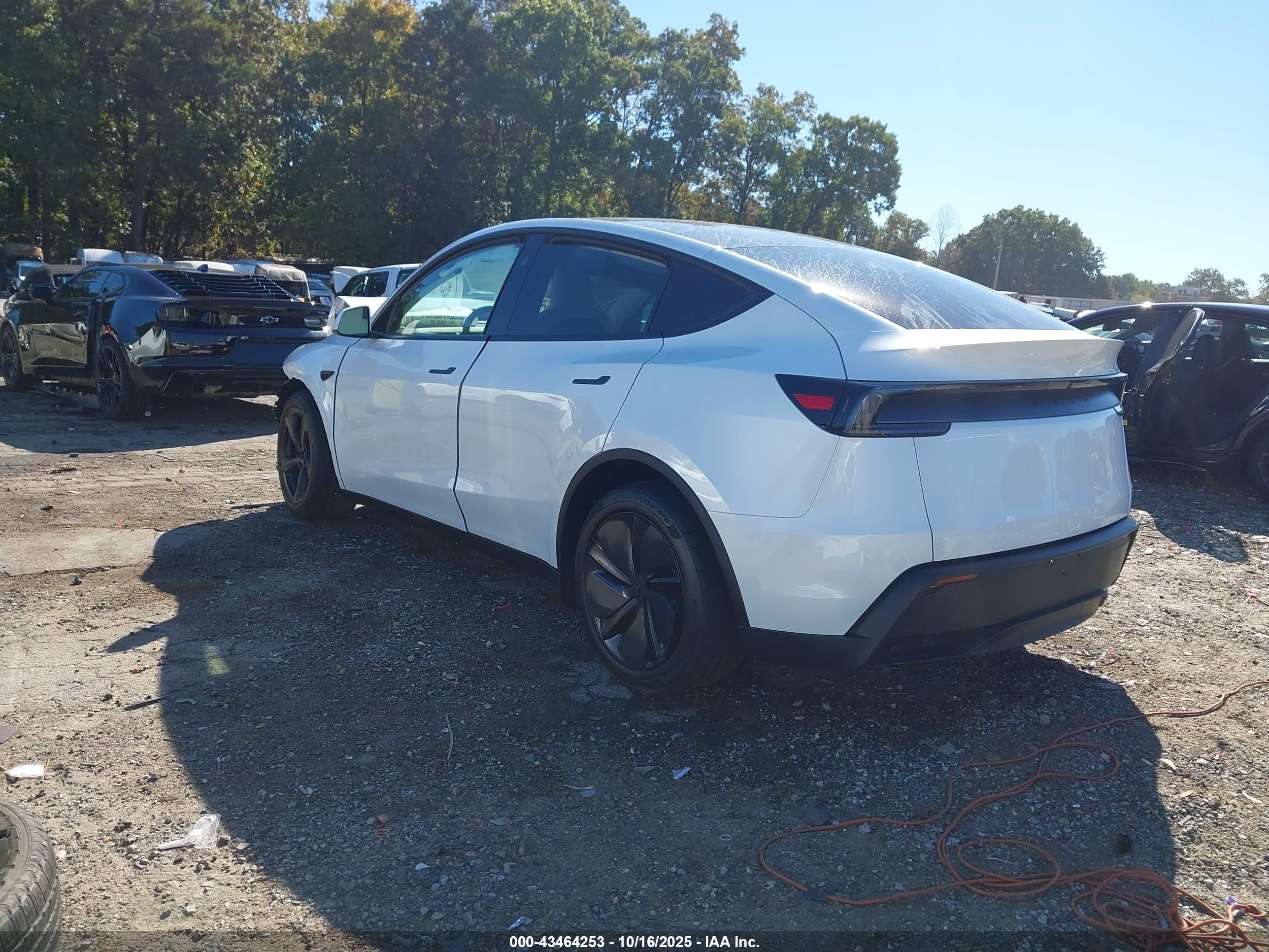 TESLA MODEL image 3