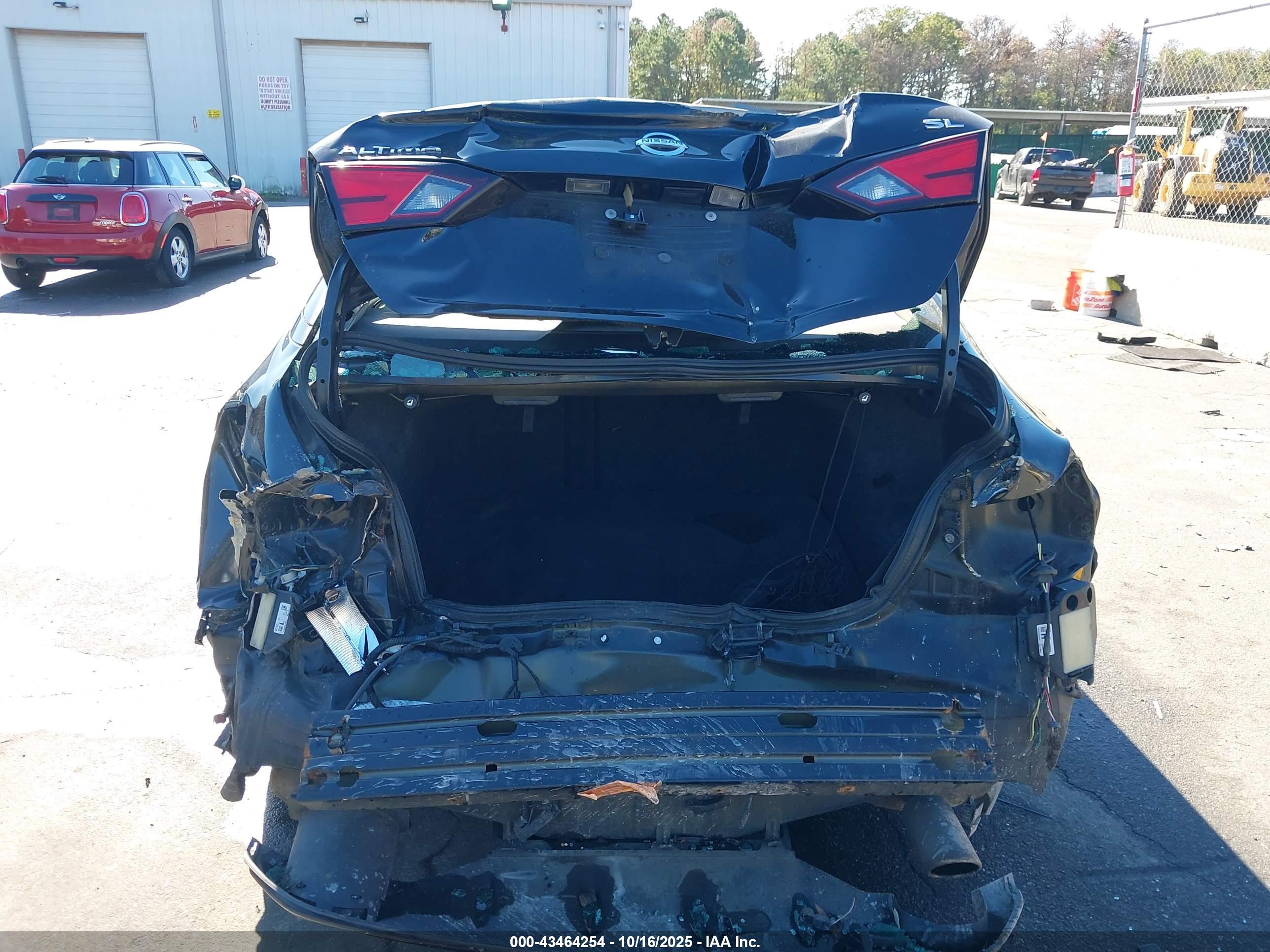 NISSAN ALTIMA image 6