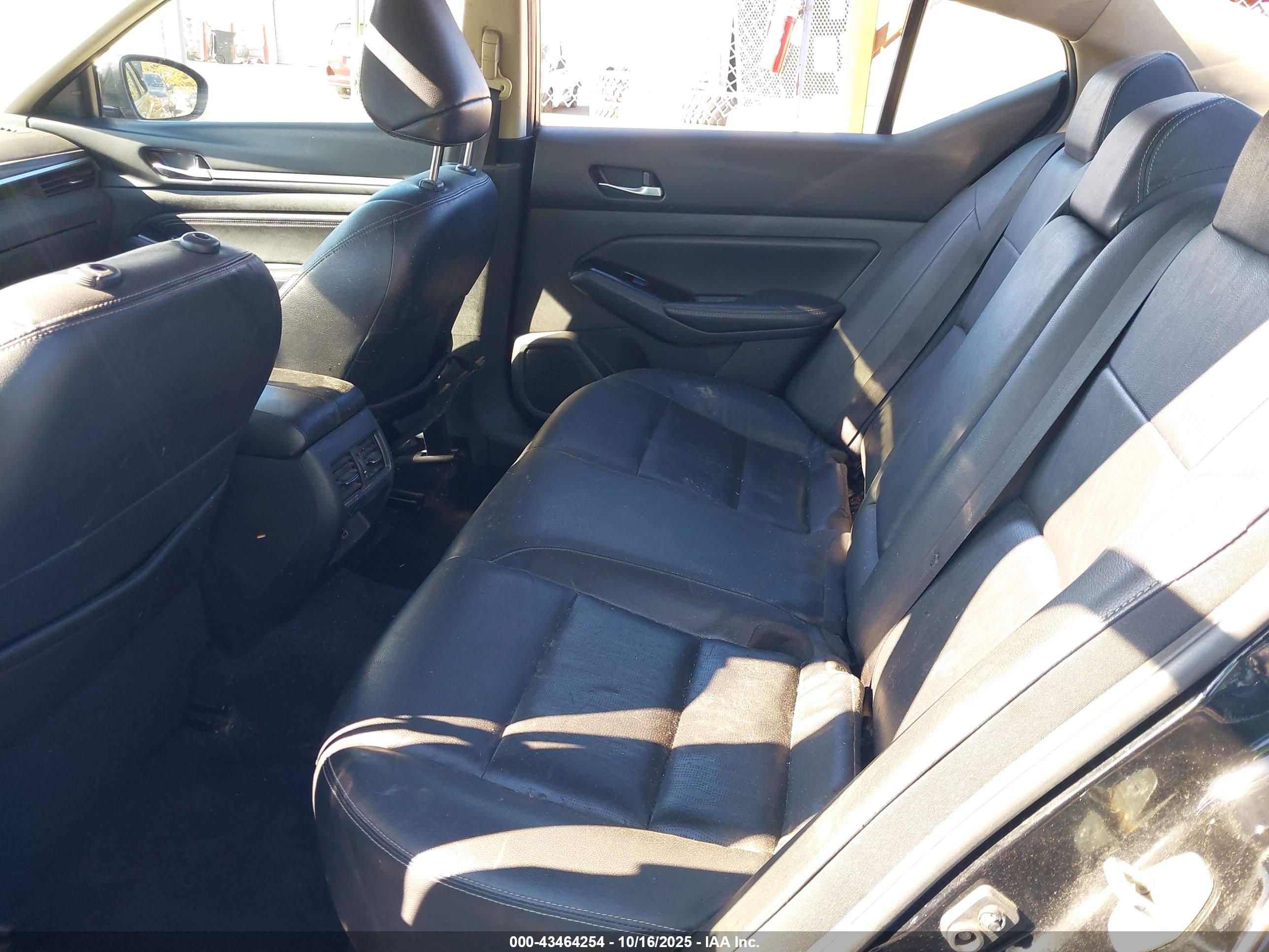 NISSAN ALTIMA image 8