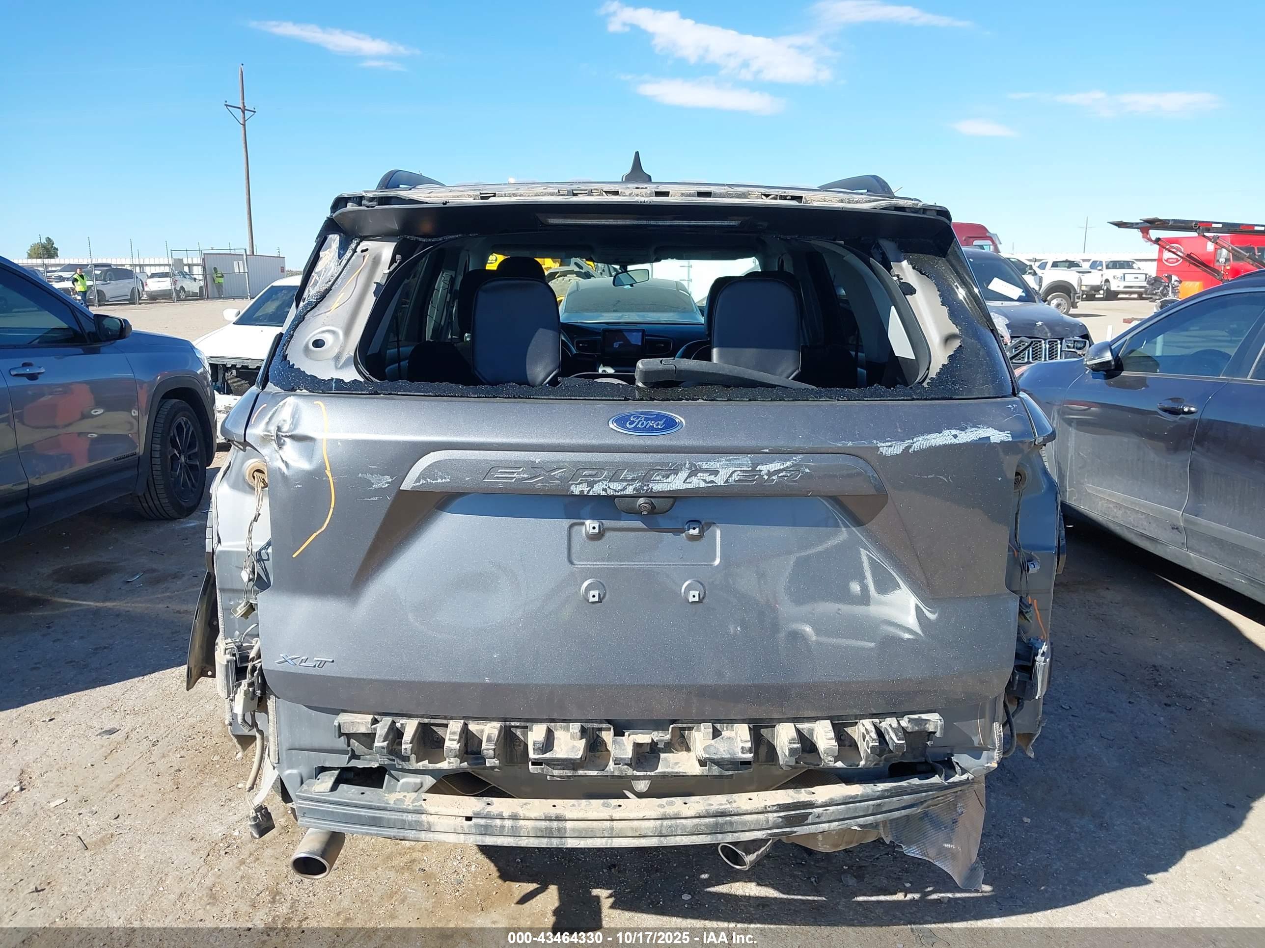 FORD EXPLORER image 6