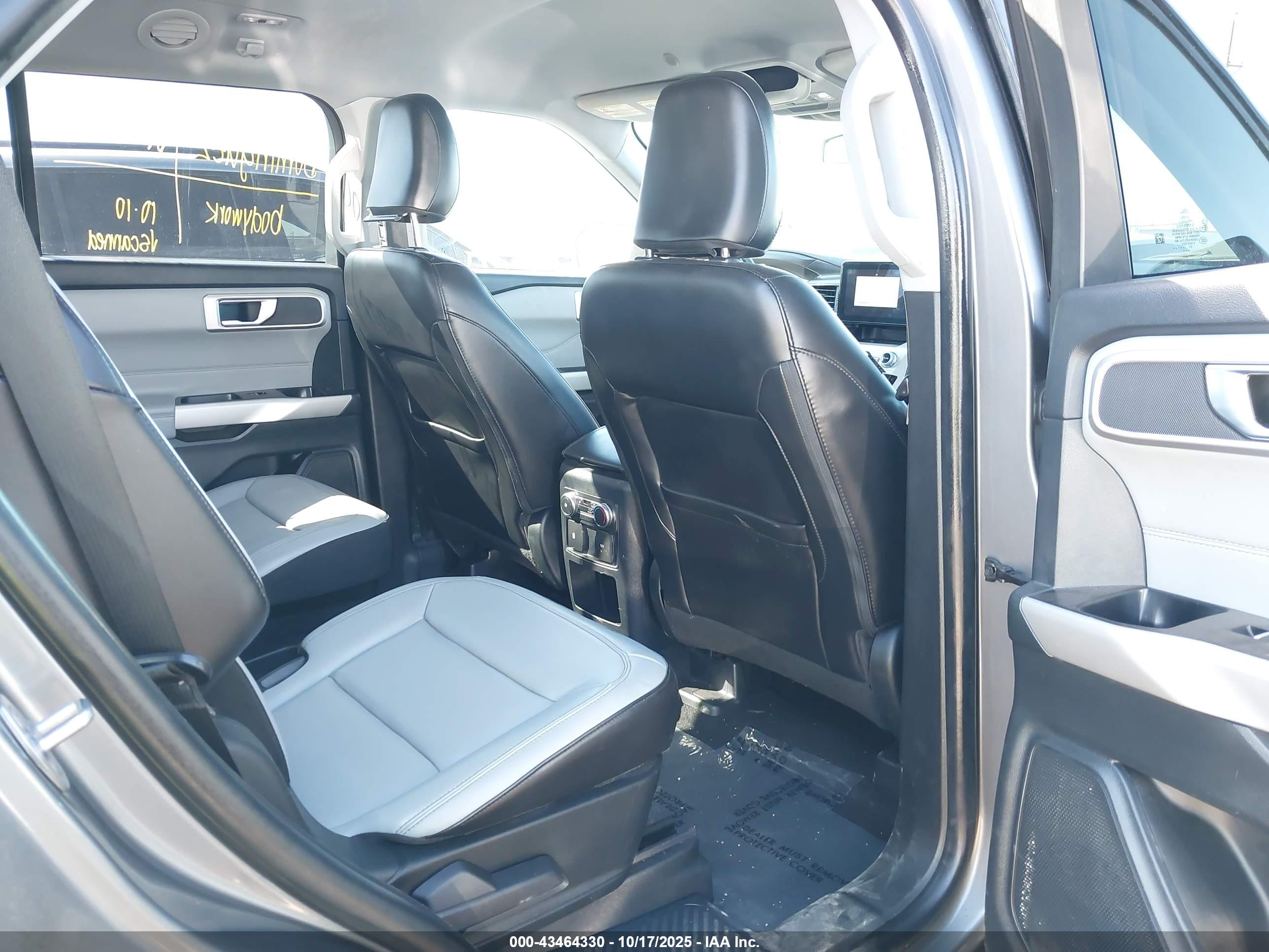 FORD EXPLORER image 8