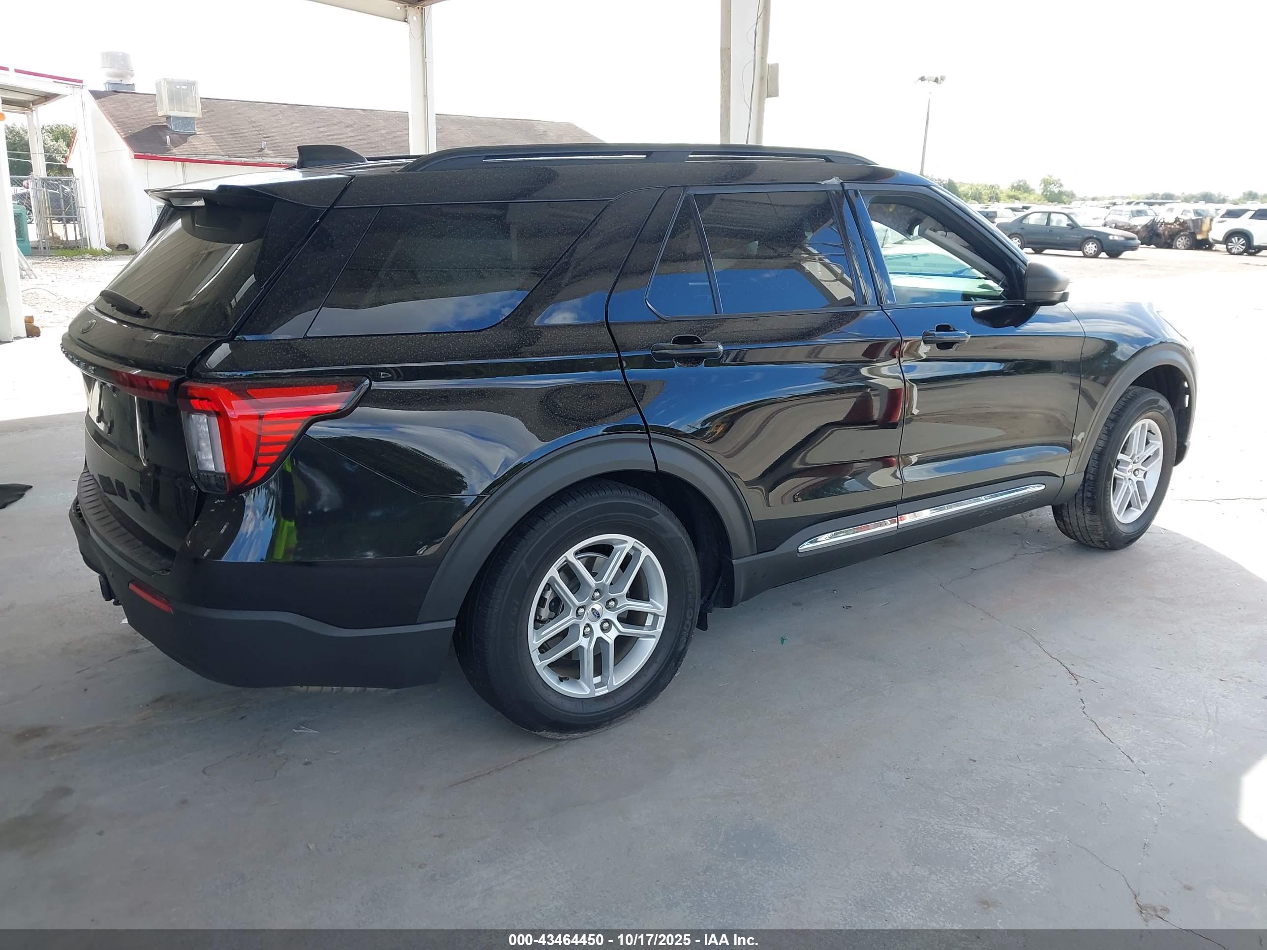 FORD EXPLORER image 4
