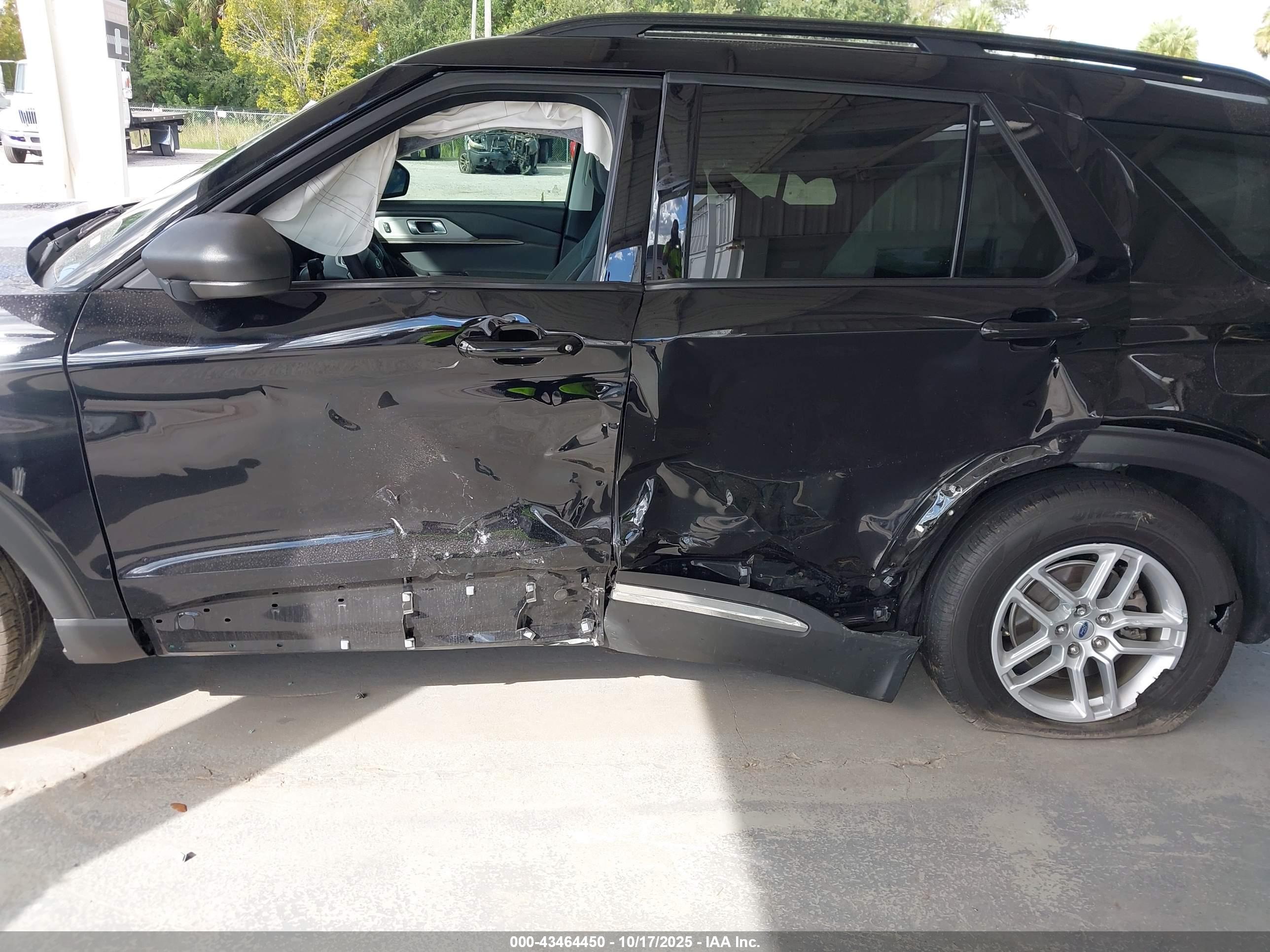 FORD EXPLORER image 6