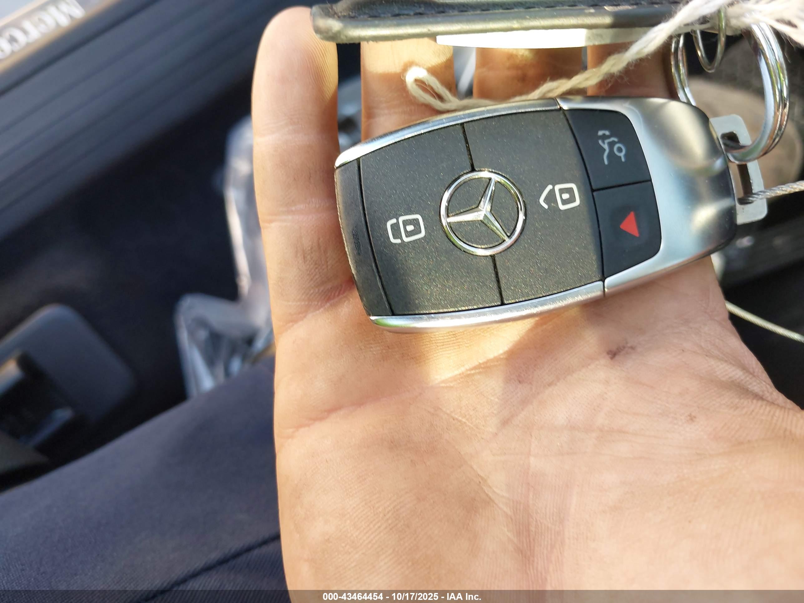 MERCEDES-BENZ GLE image 11