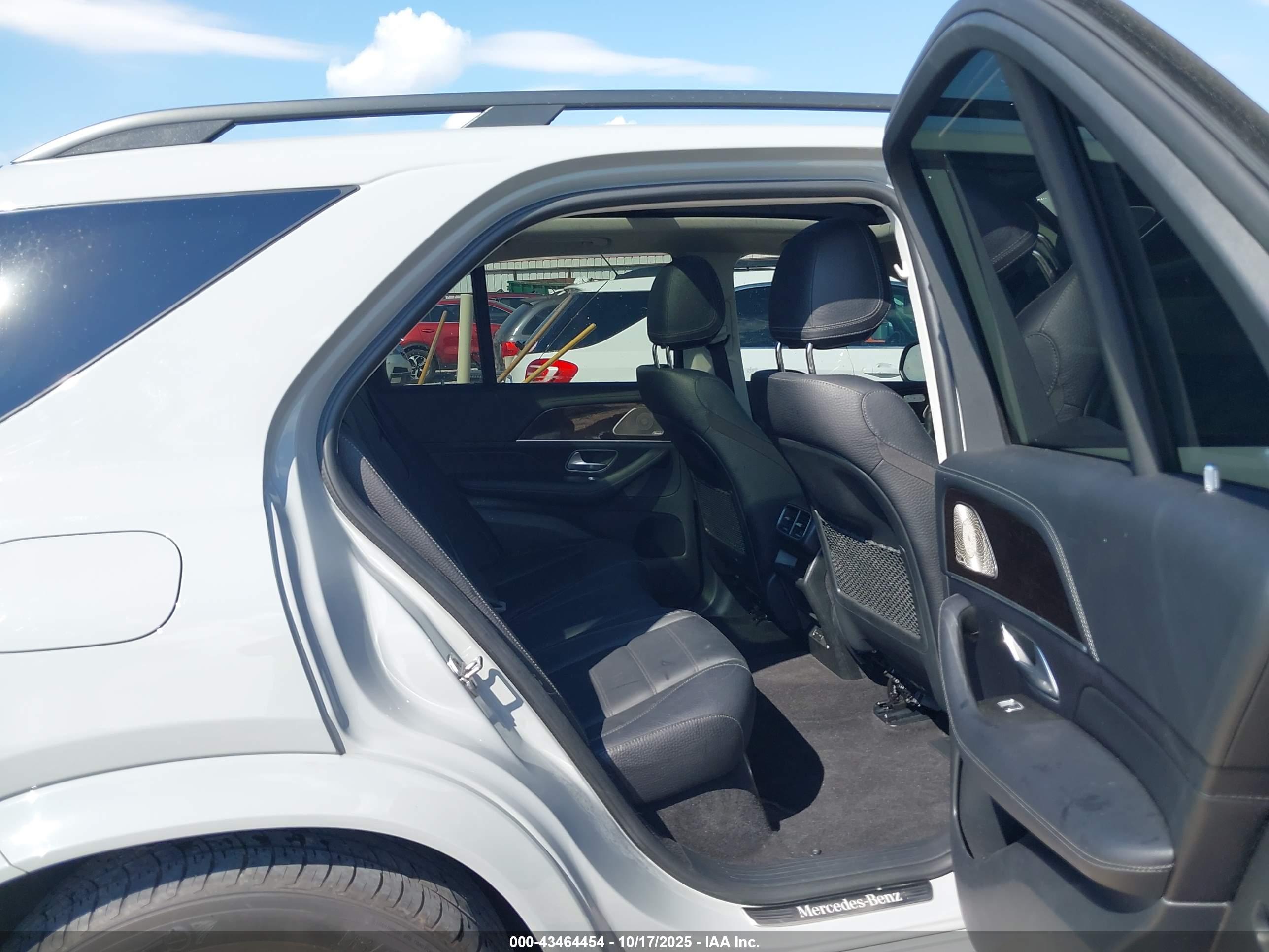 MERCEDES-BENZ GLE image 8