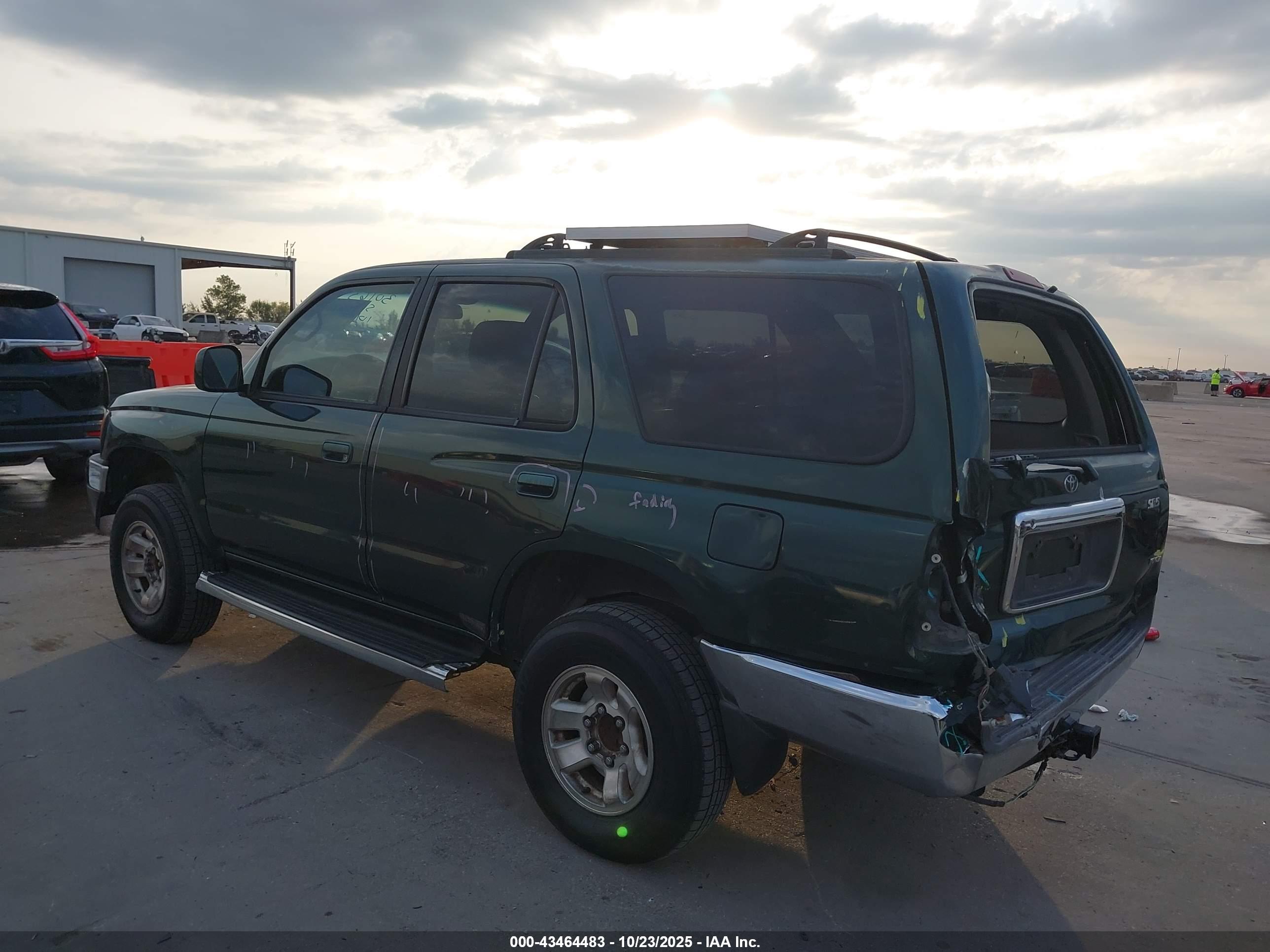 TOYOTA 4RUNNER image 3