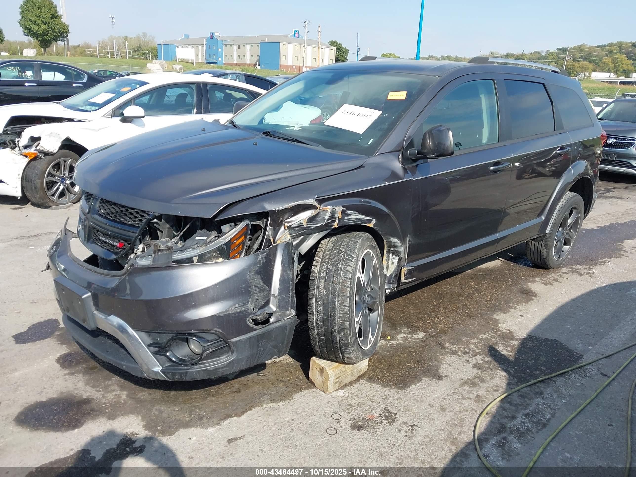 DODGE JOURNEY image 2