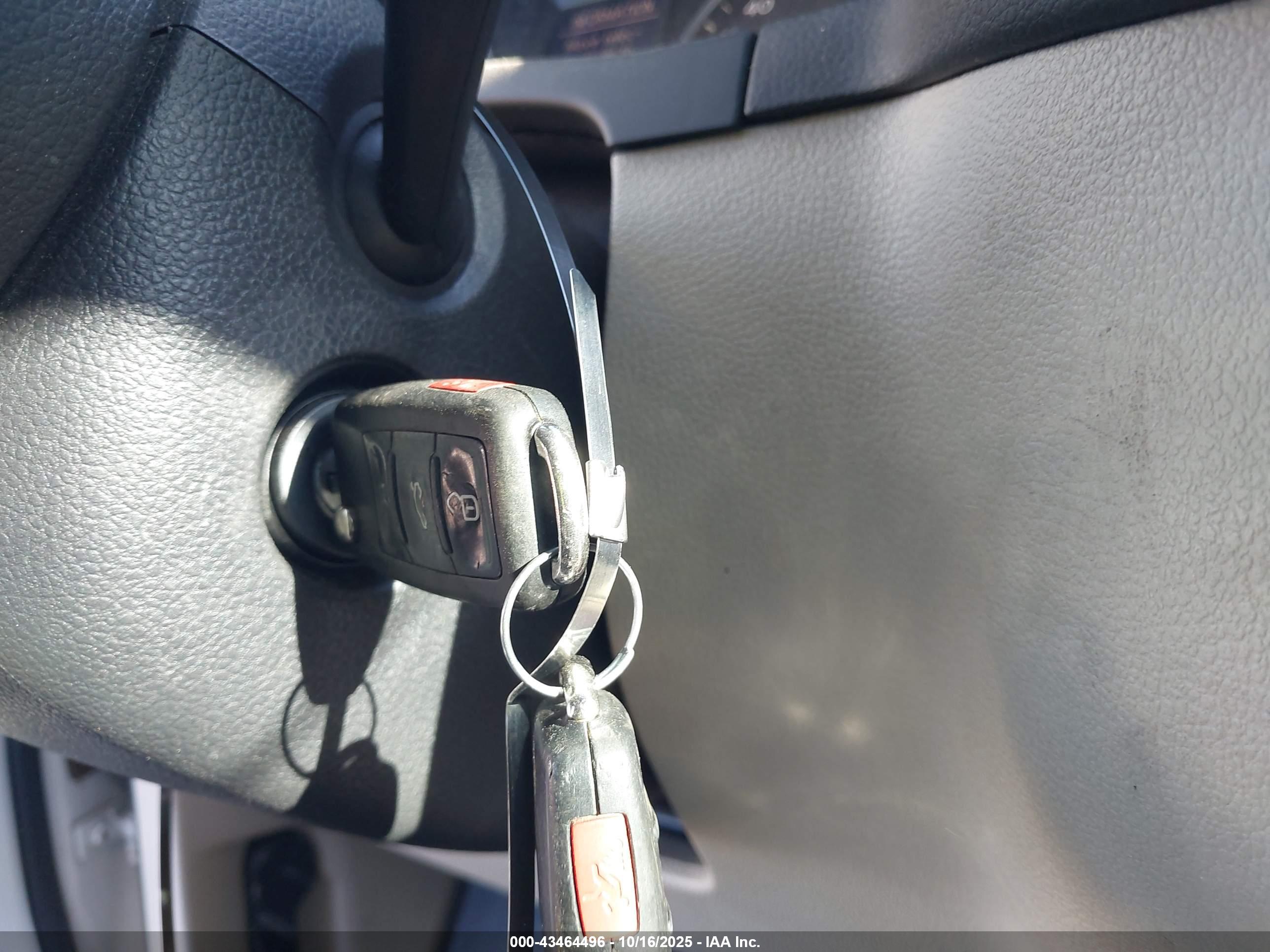 VOLKSWAGEN TIGUAN image 11