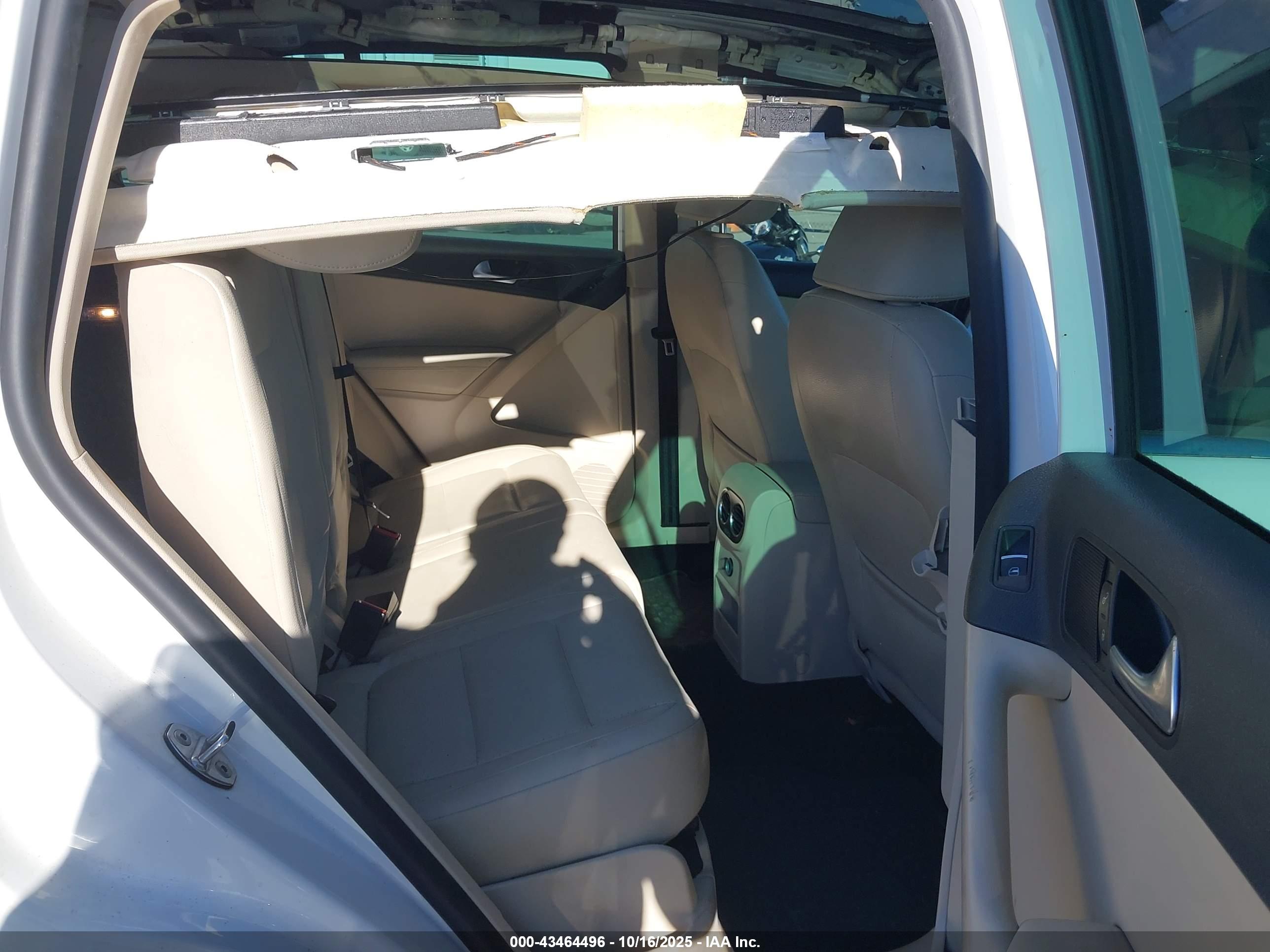 VOLKSWAGEN TIGUAN image 8