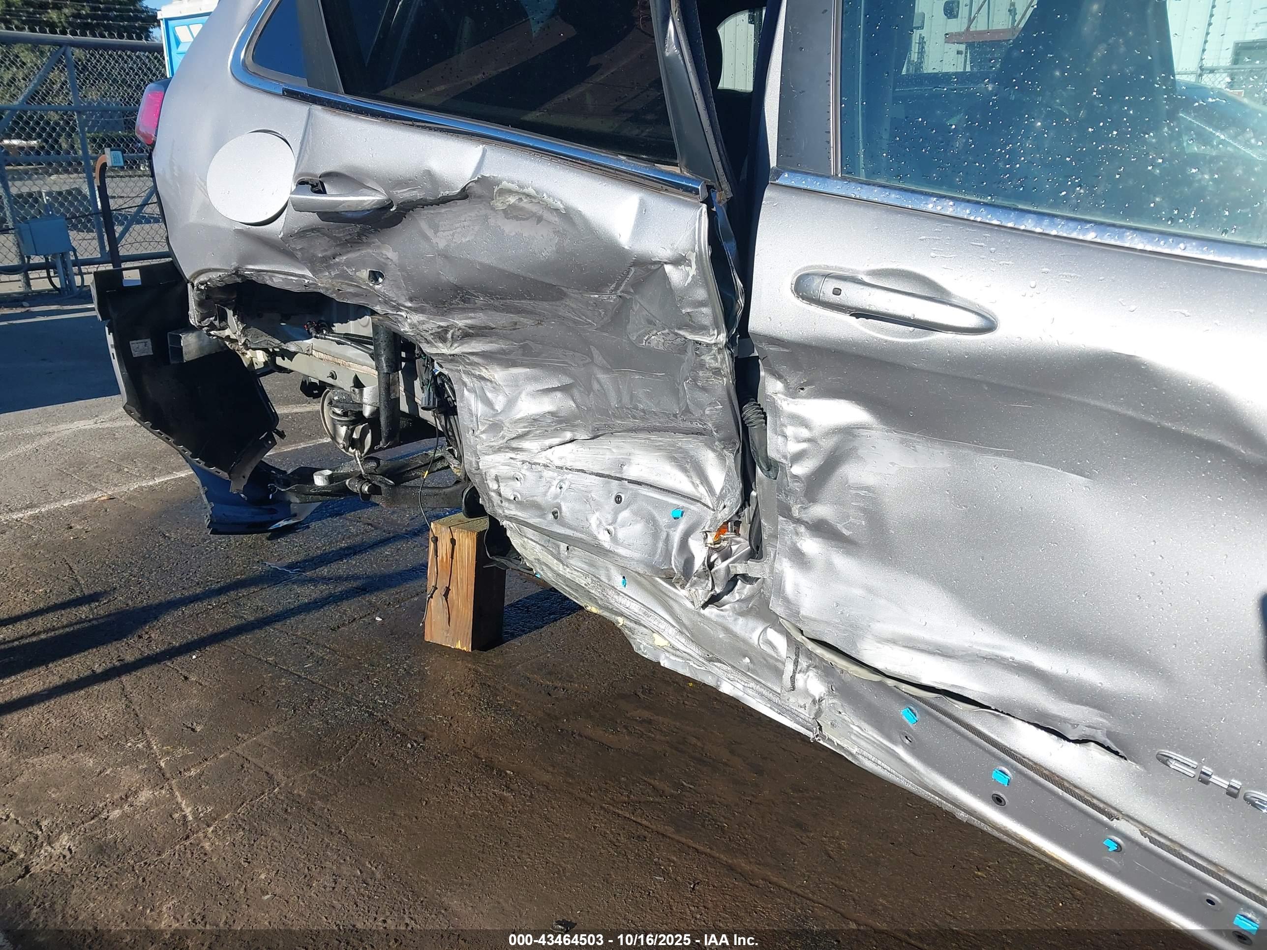 JEEP CHEROKEE image 6