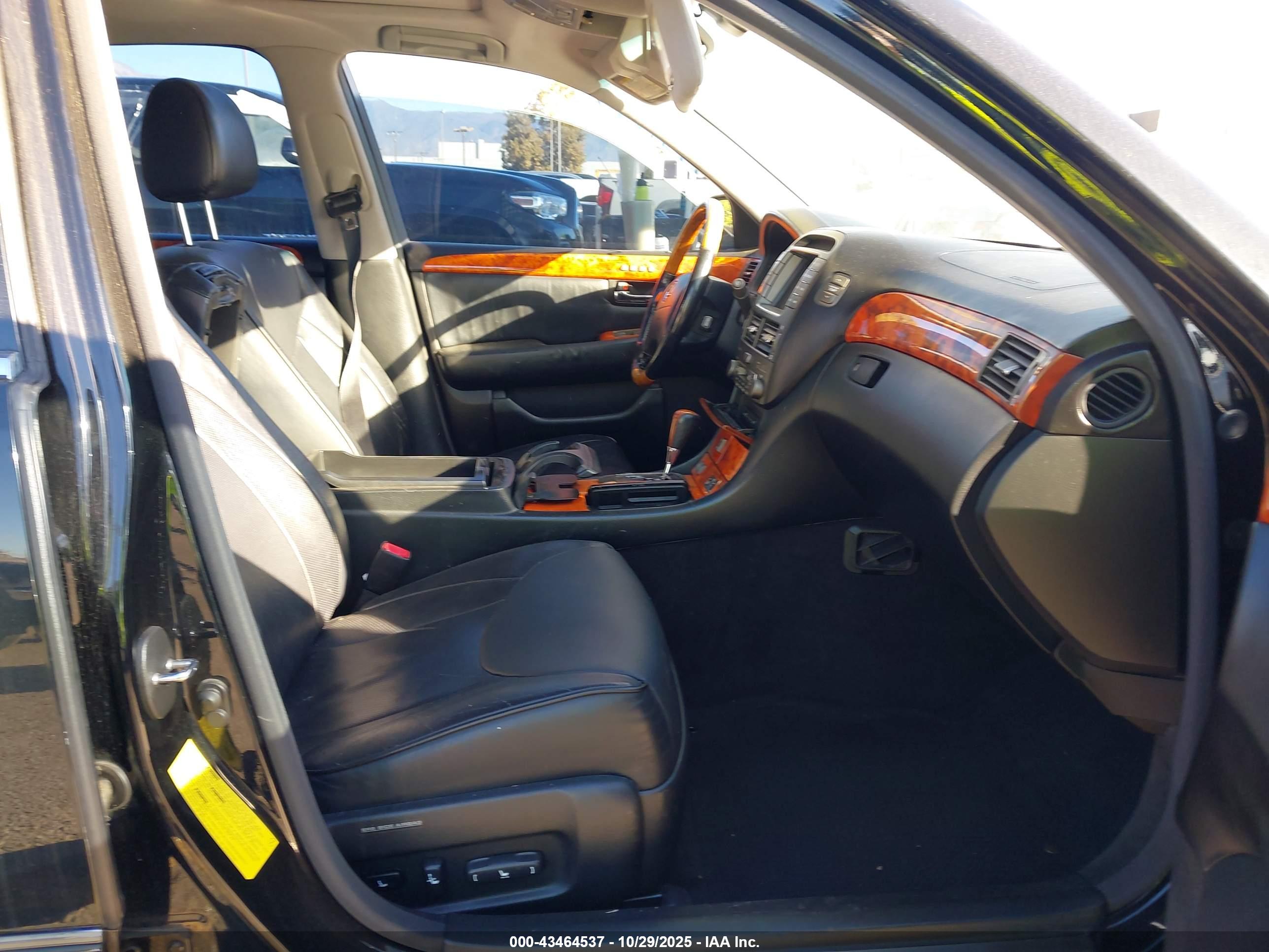 LEXUS LS image 5