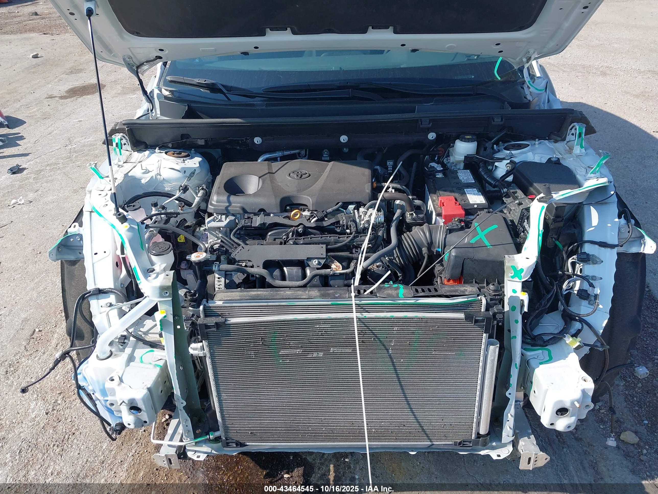 TOYOTA RAV4 image 10
