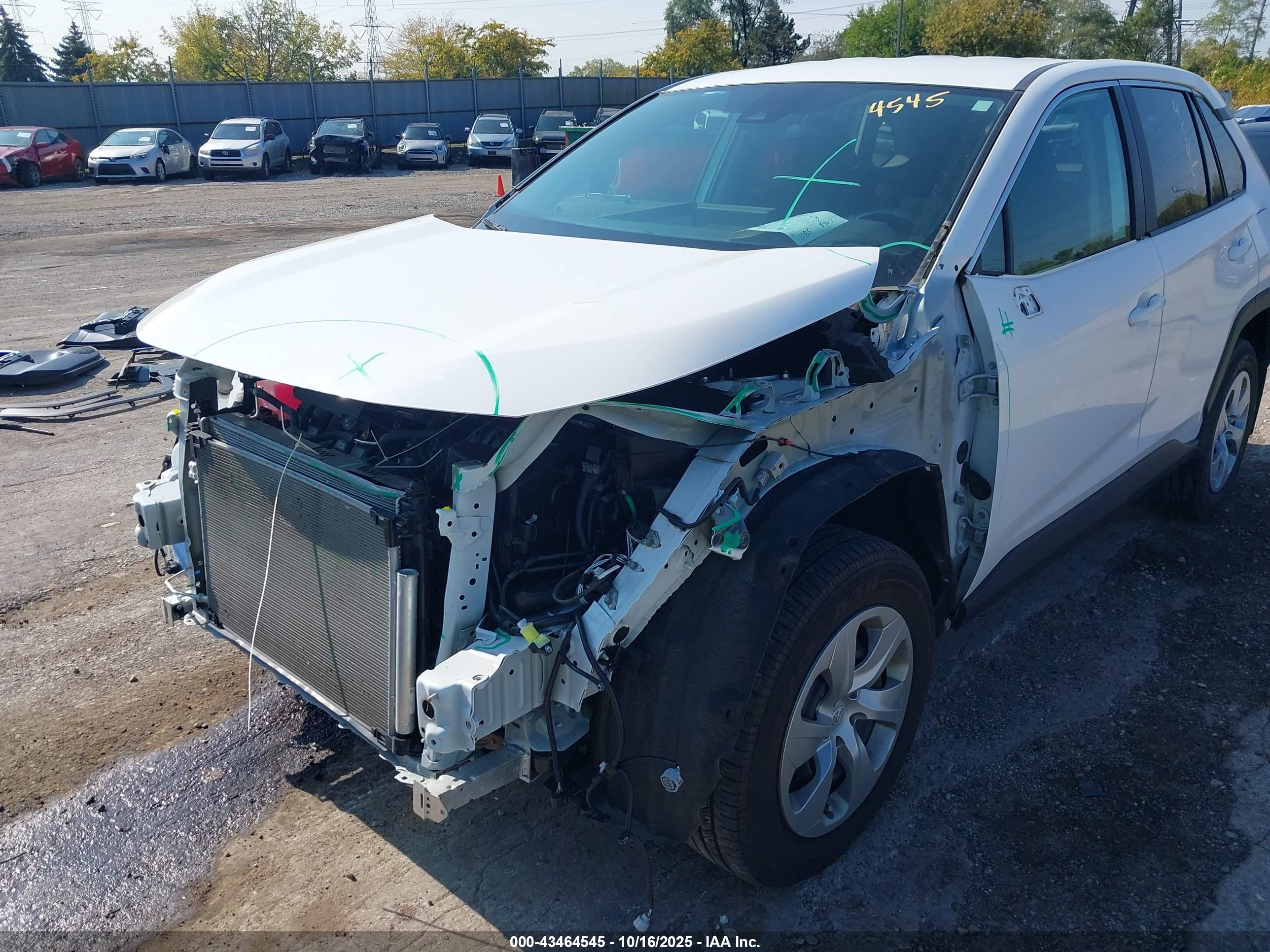 TOYOTA RAV4 image 6