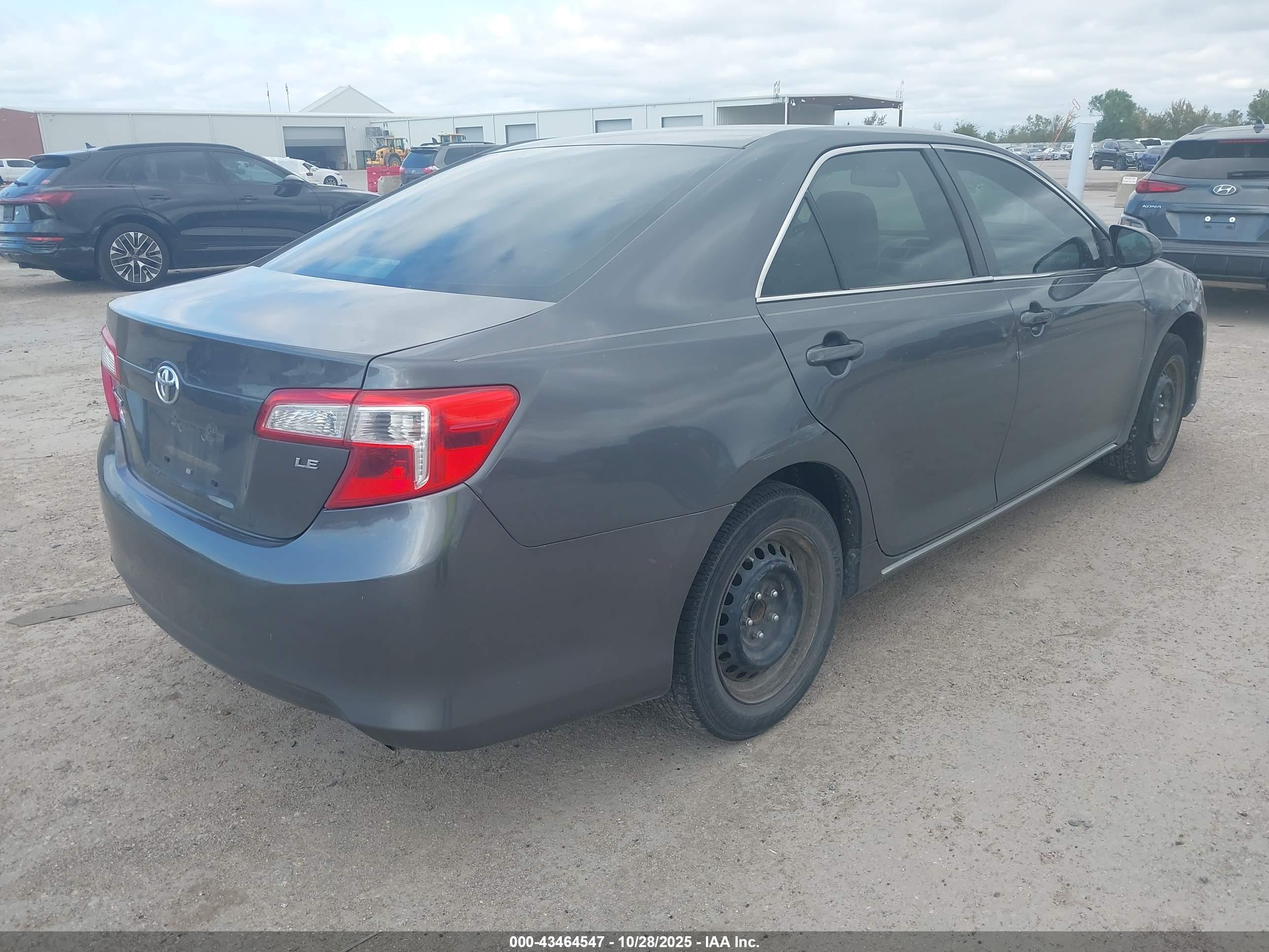 TOYOTA CAMRY image 4