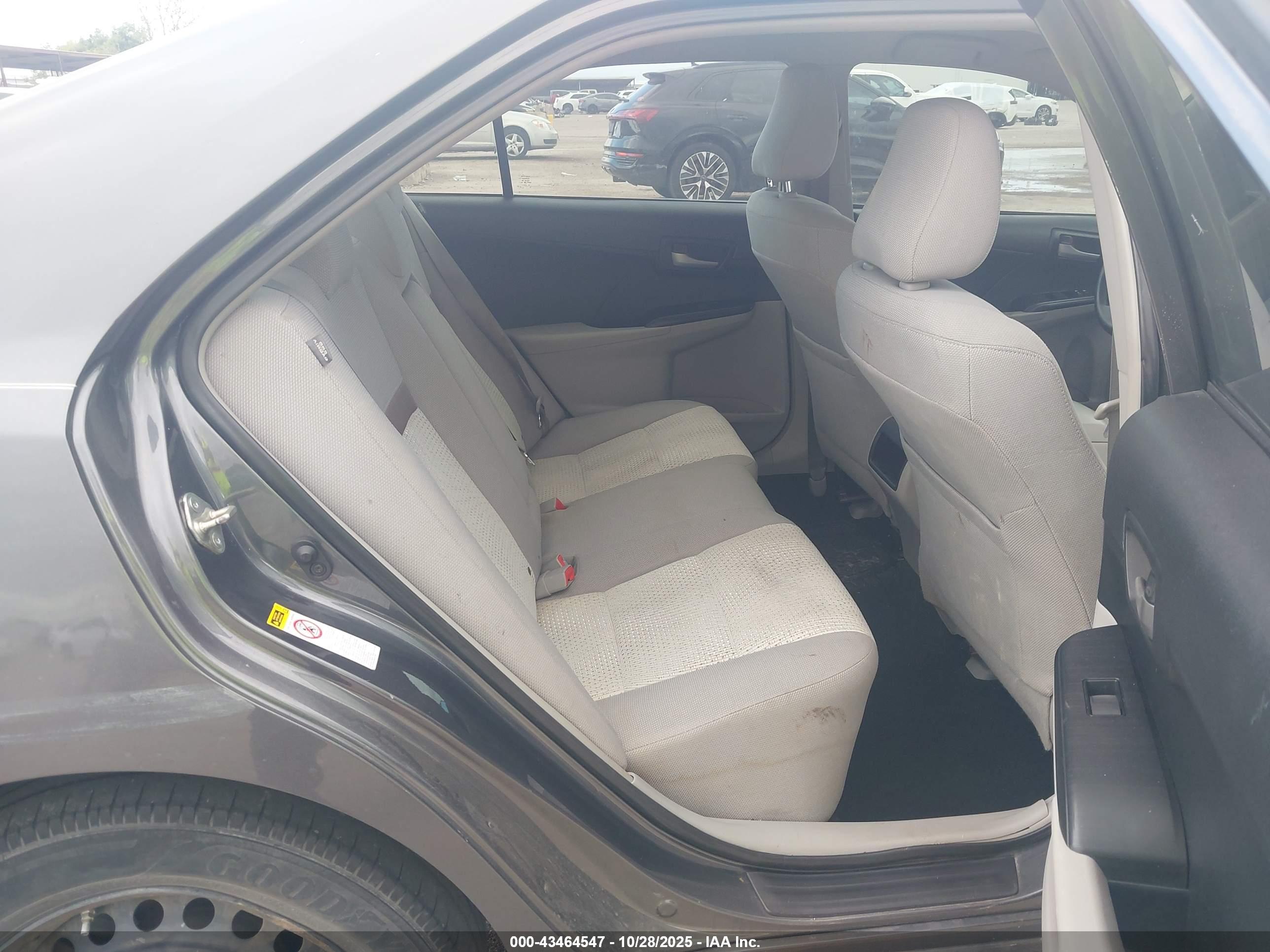 TOYOTA CAMRY image 8