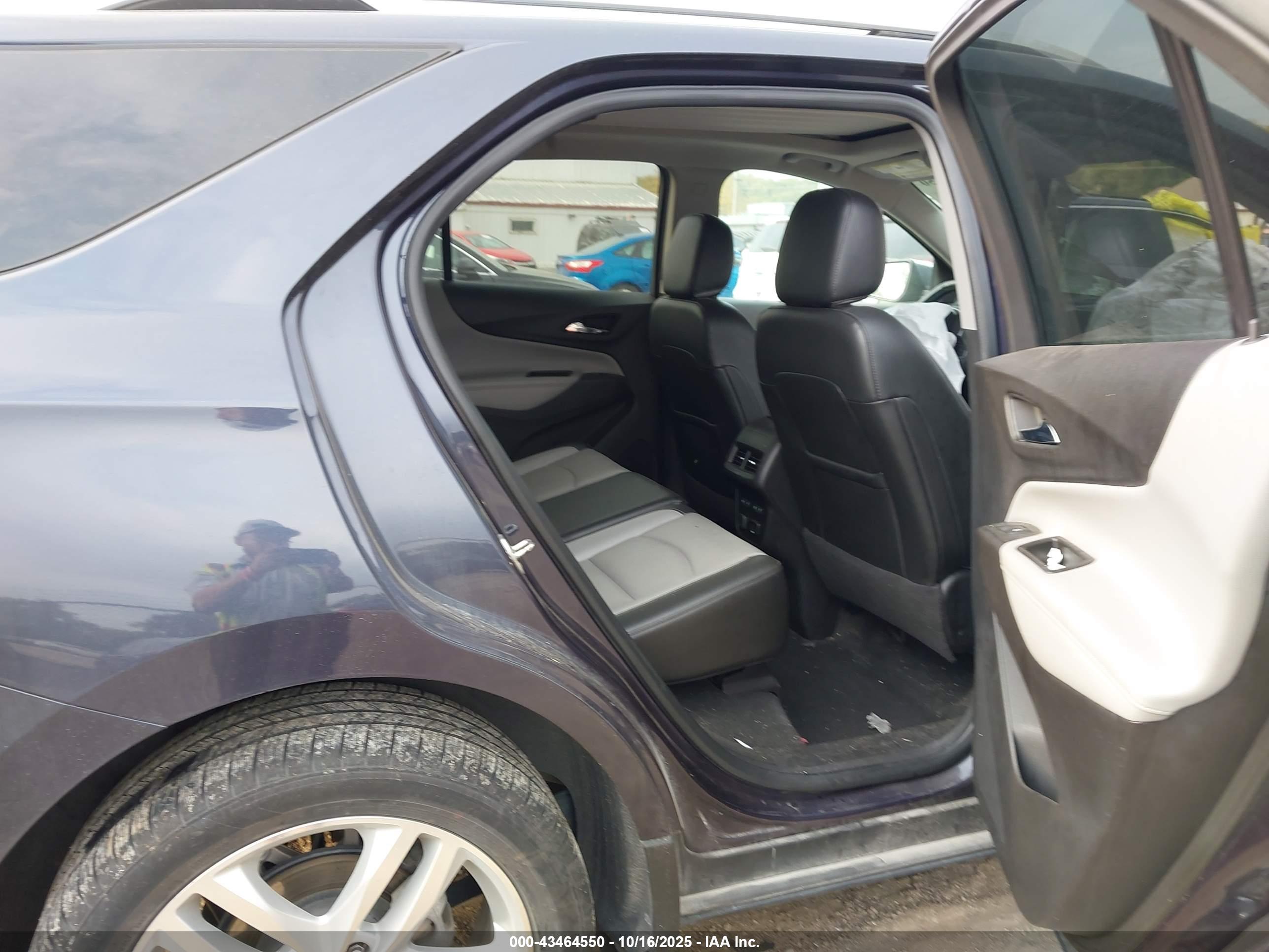CHEVROLET EQUINOX image 8