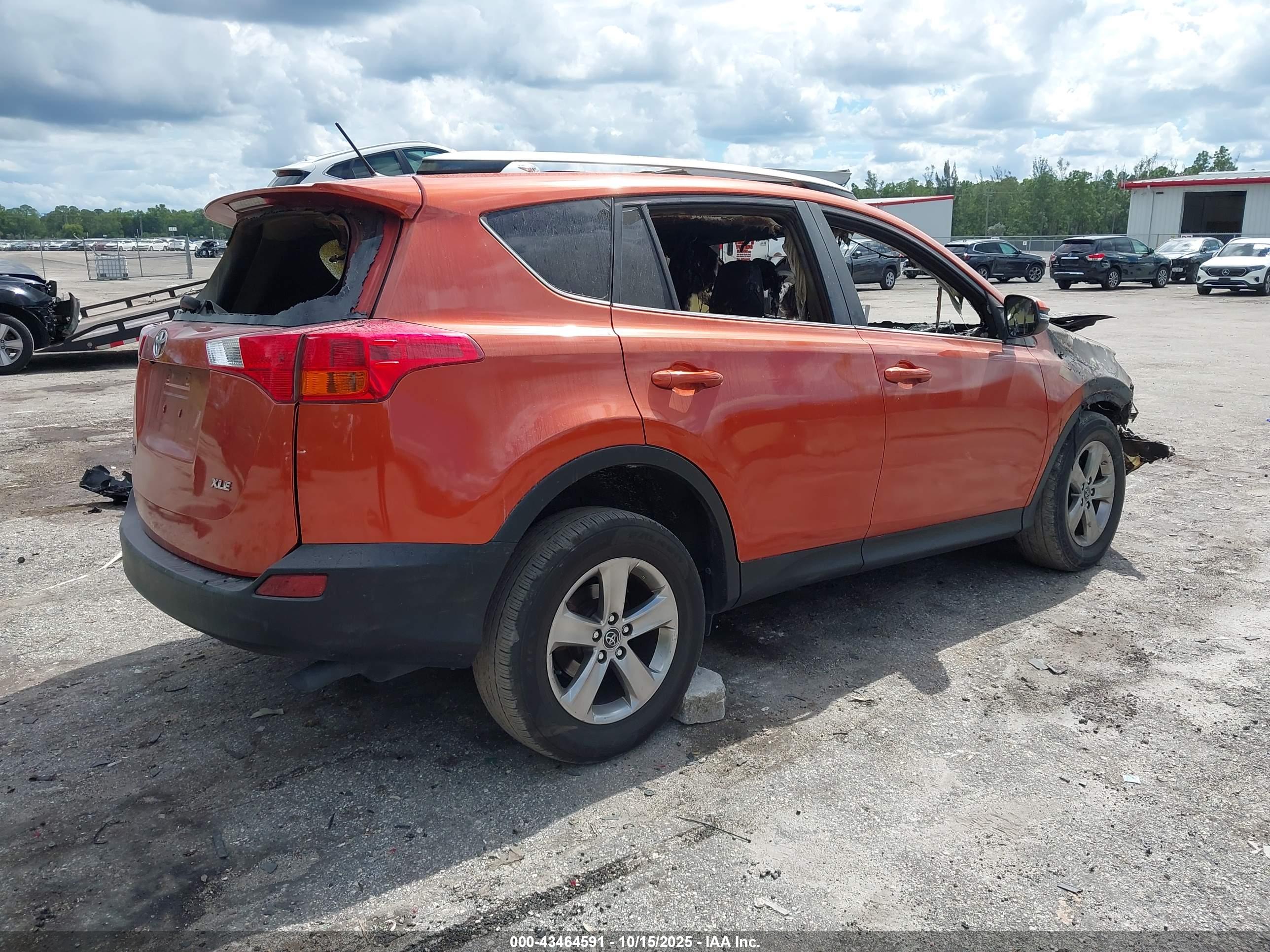 TOYOTA RAV4 image 4