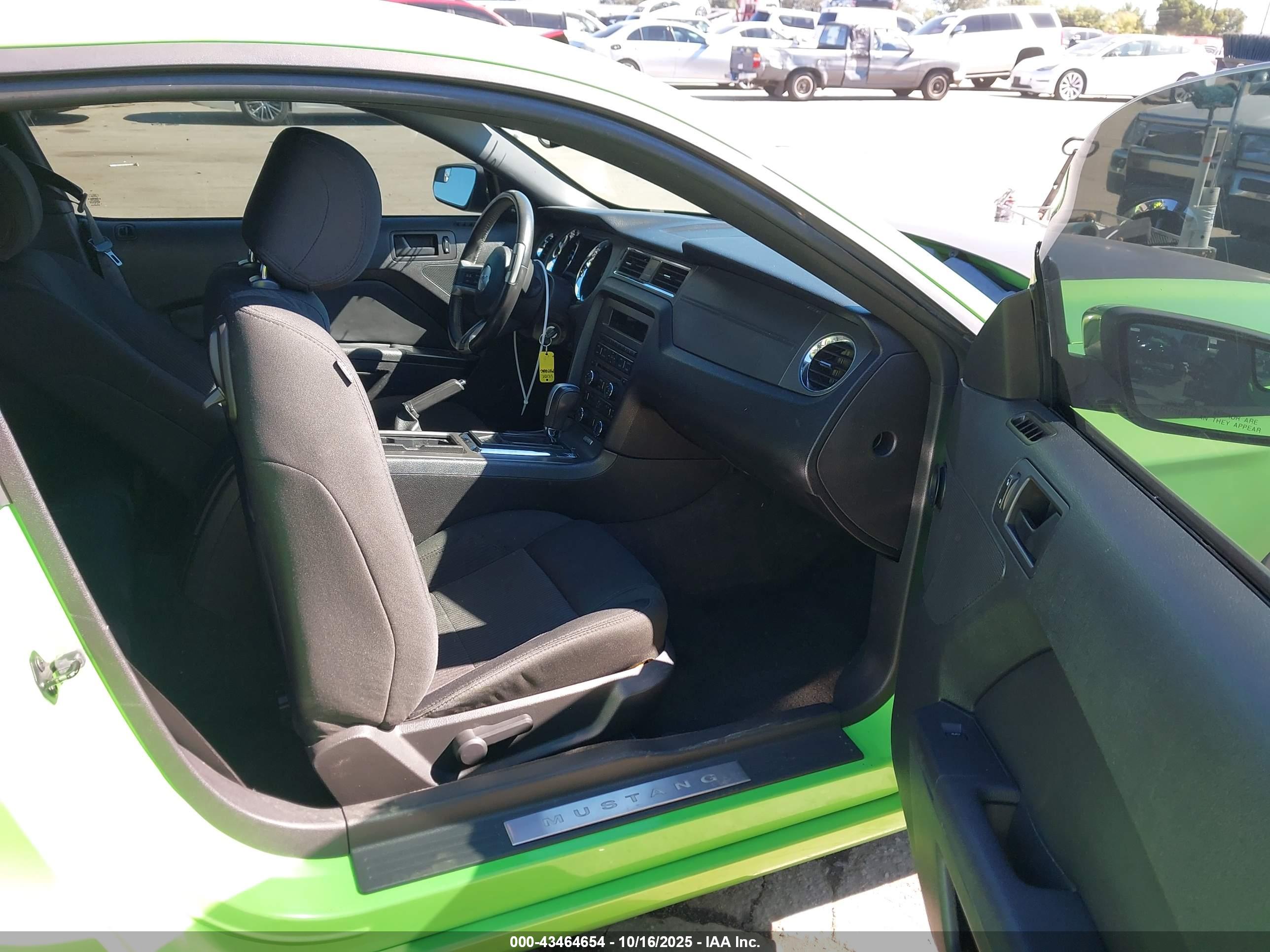 FORD MUSTANG image 5