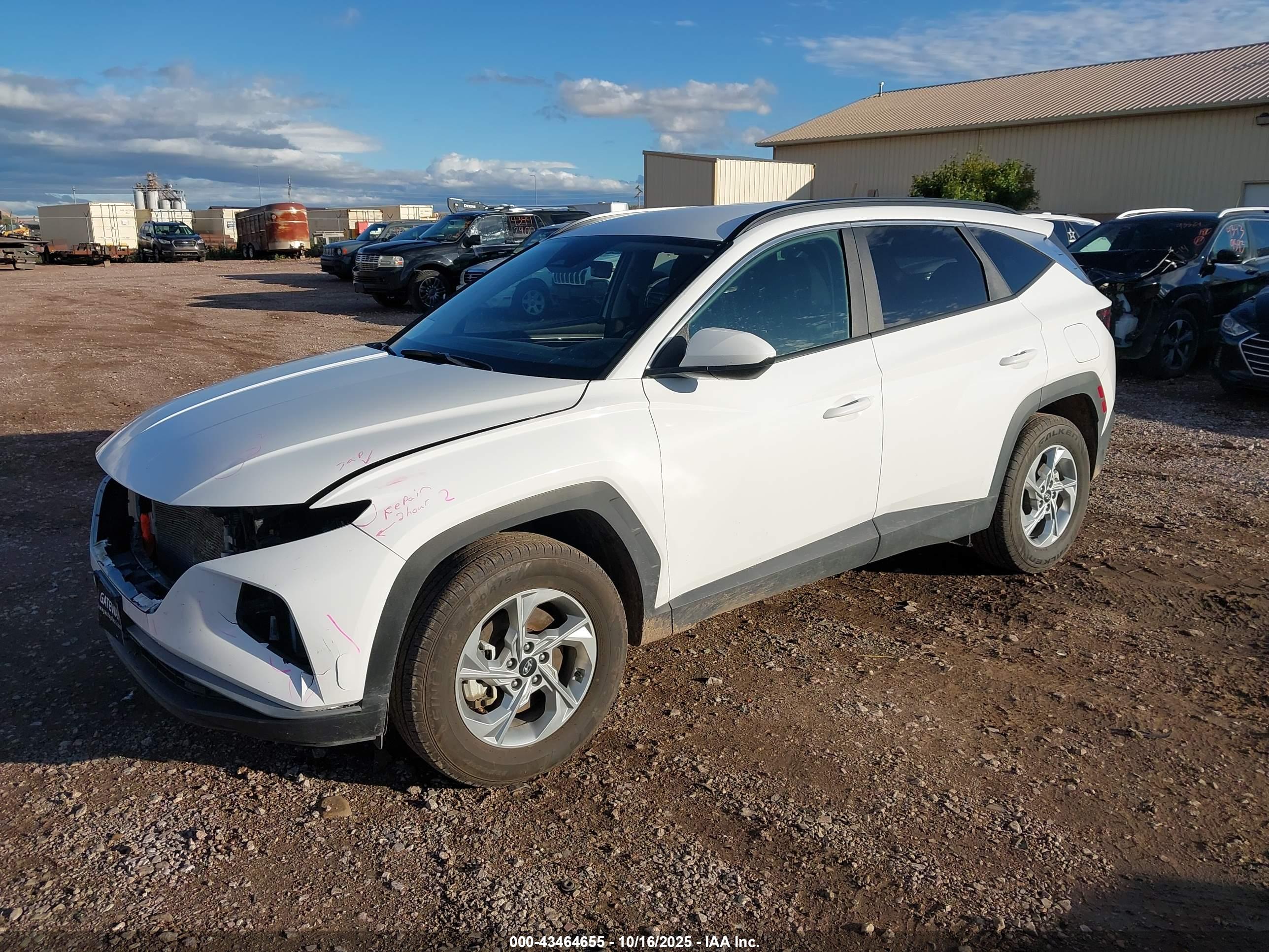 HYUNDAI TUCSON image 2