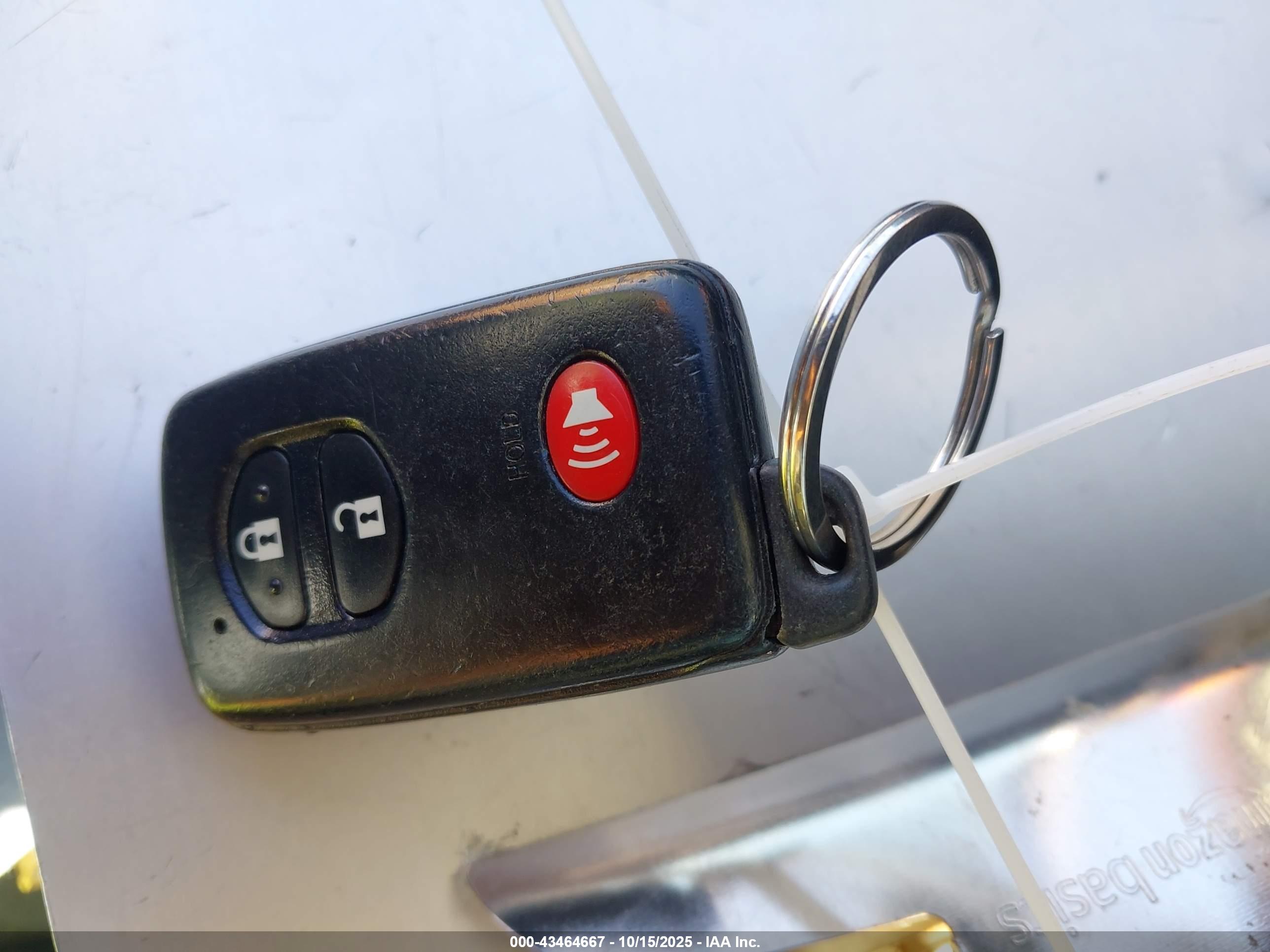 TOYOTA PRIUS image 11