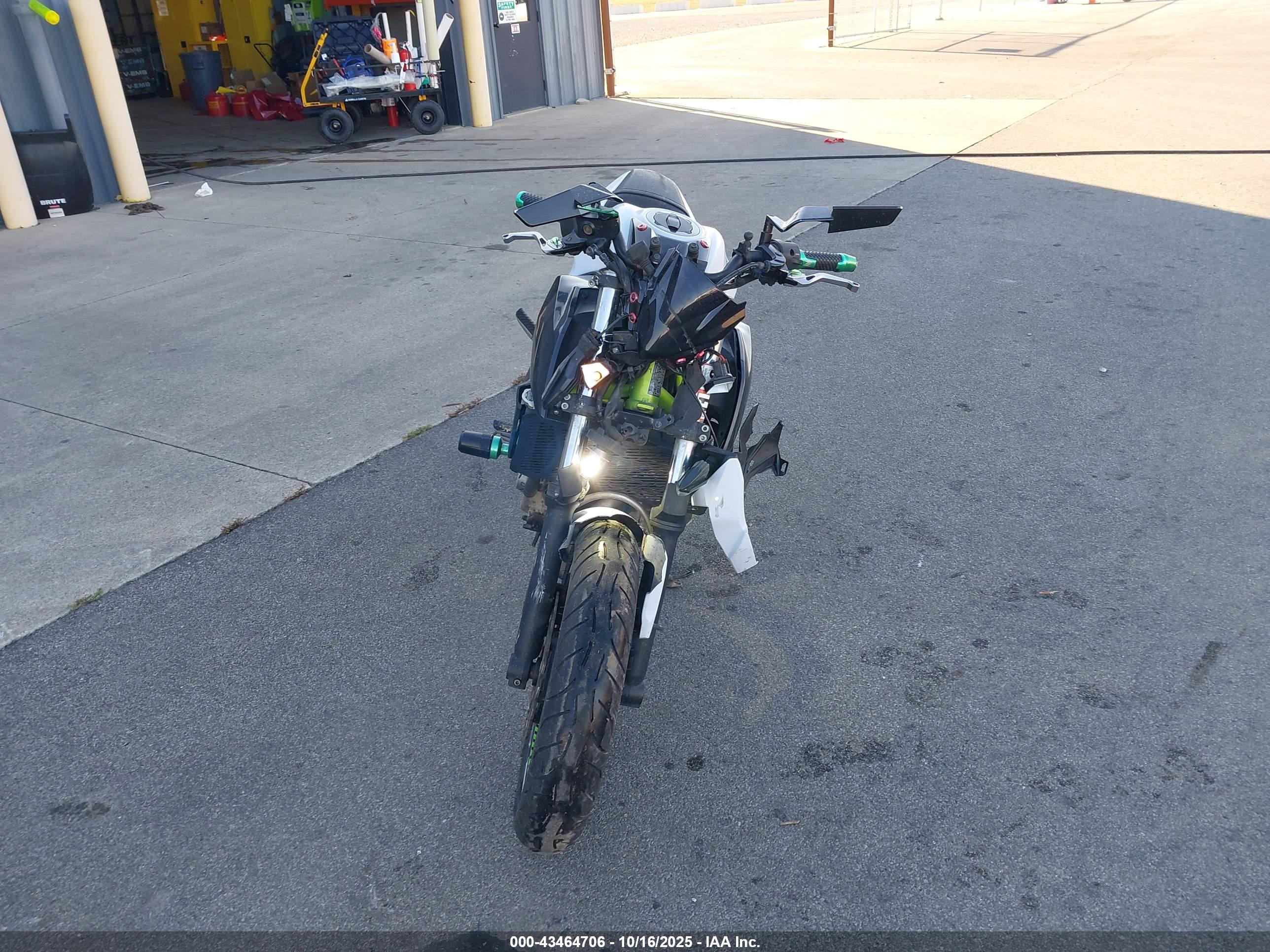 KAWASAKI ER650 image 5