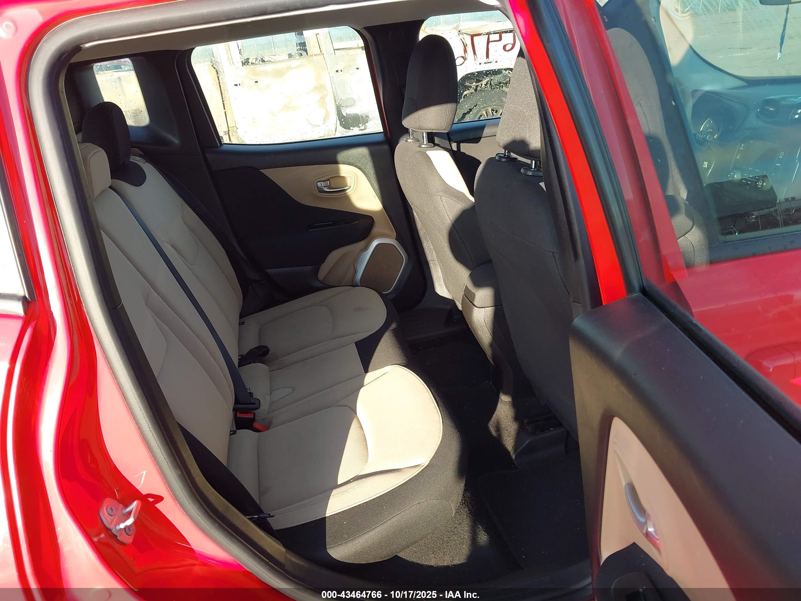 JEEP RENEGADE image 8
