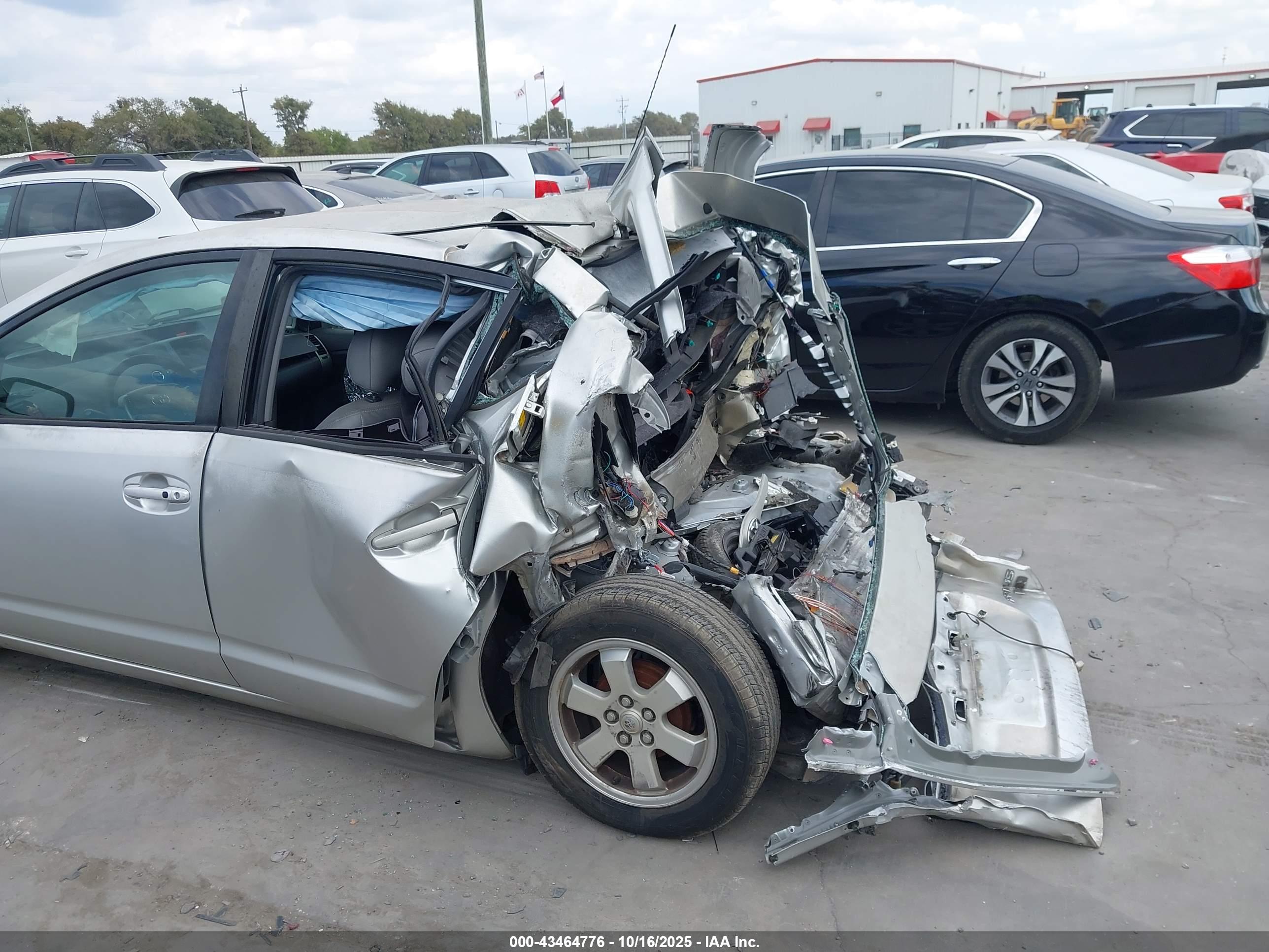 TOYOTA PRIUS image 6
