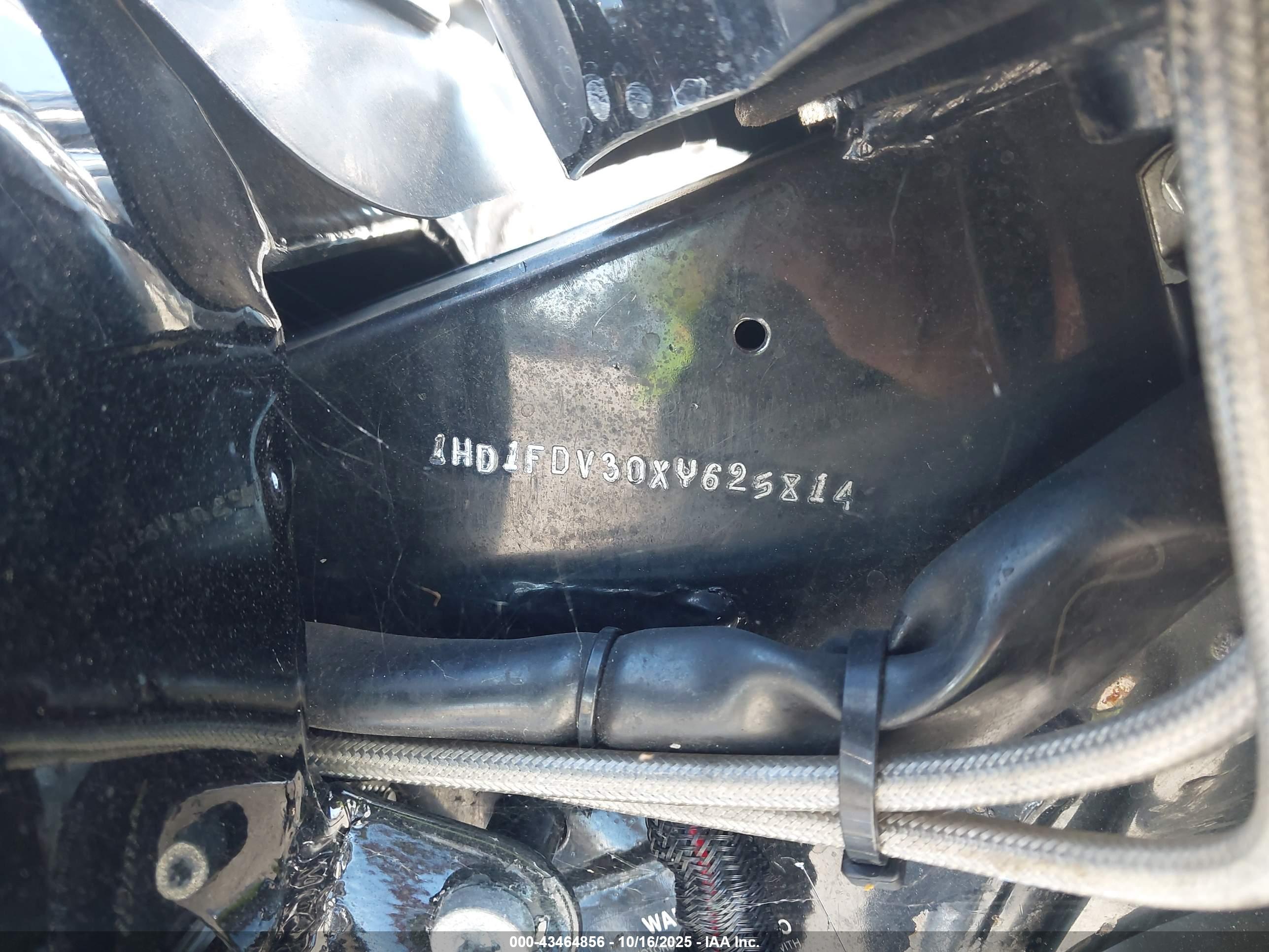 HARLEY-DAVIDSON FLHR image 10