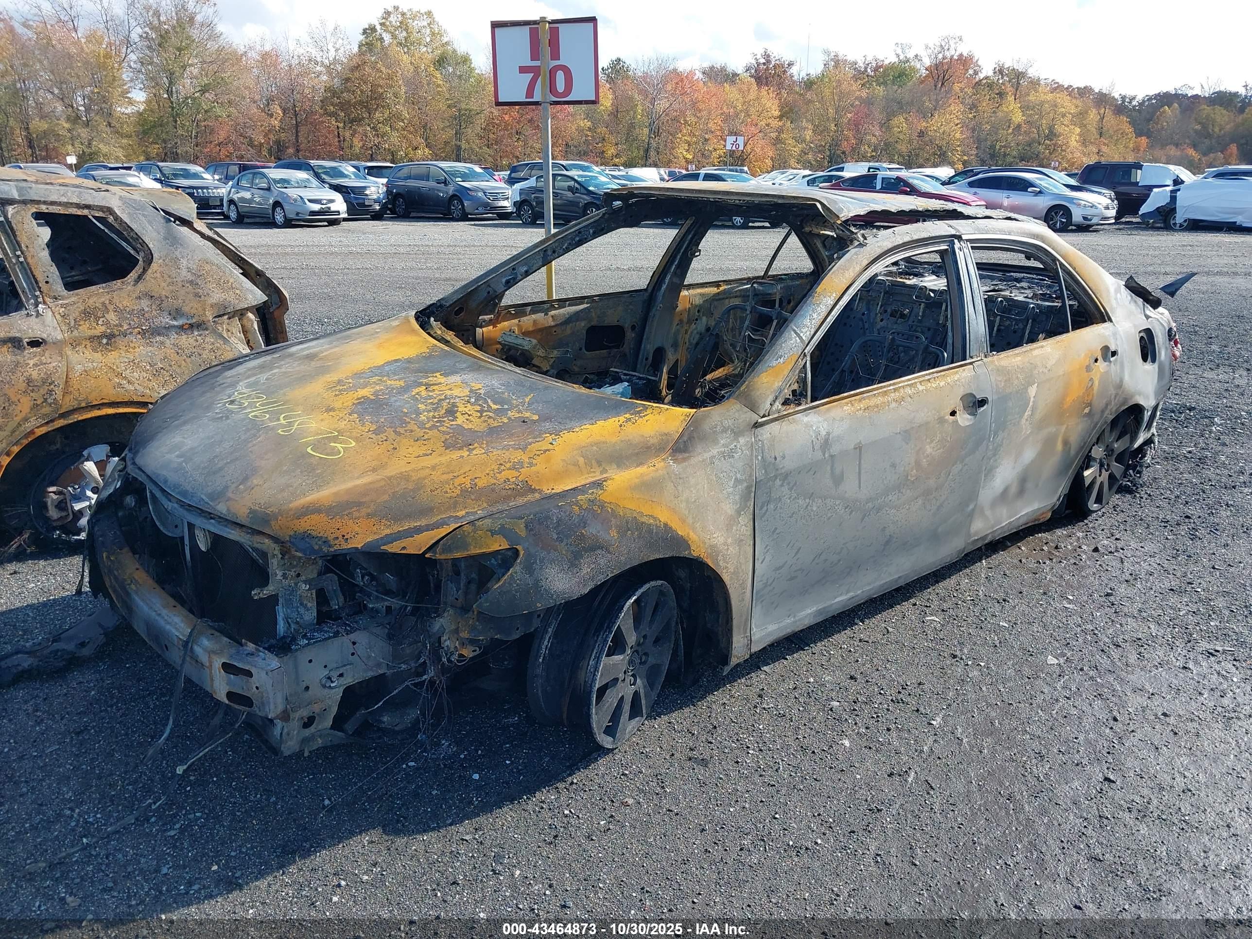 TOYOTA CAMRY image 2