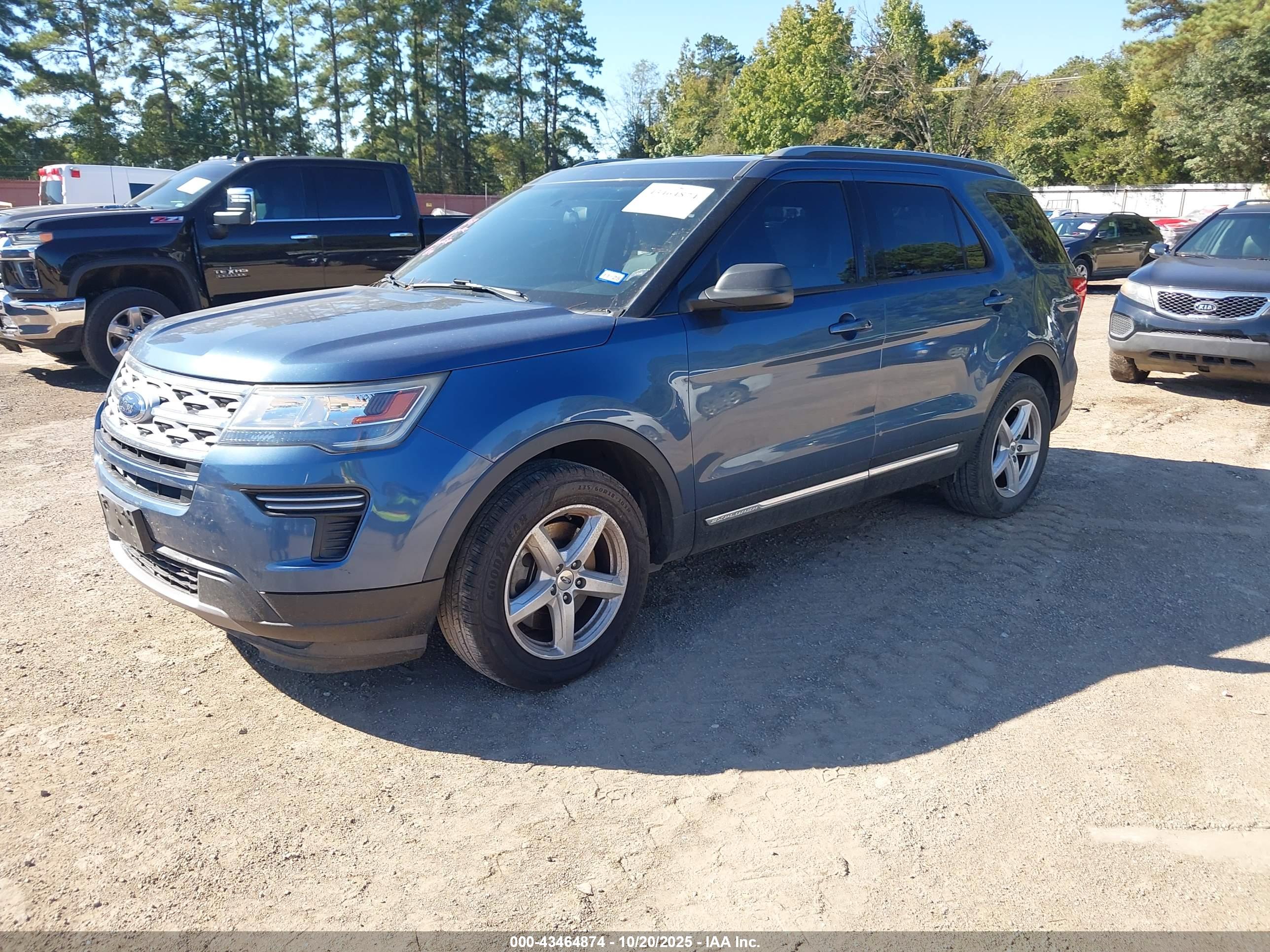 FORD EXPLORER image 2