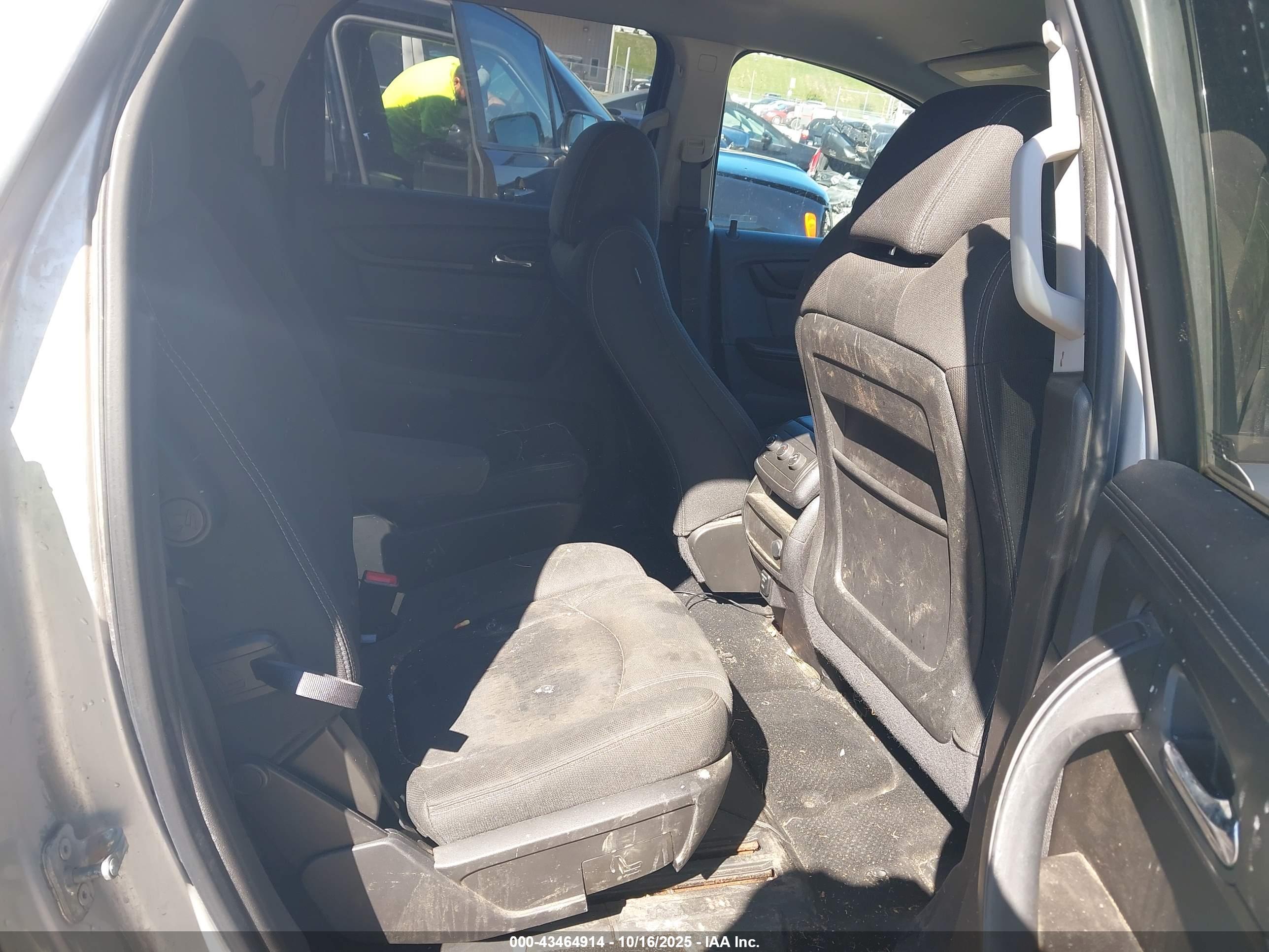 GMC ACADIA image 8