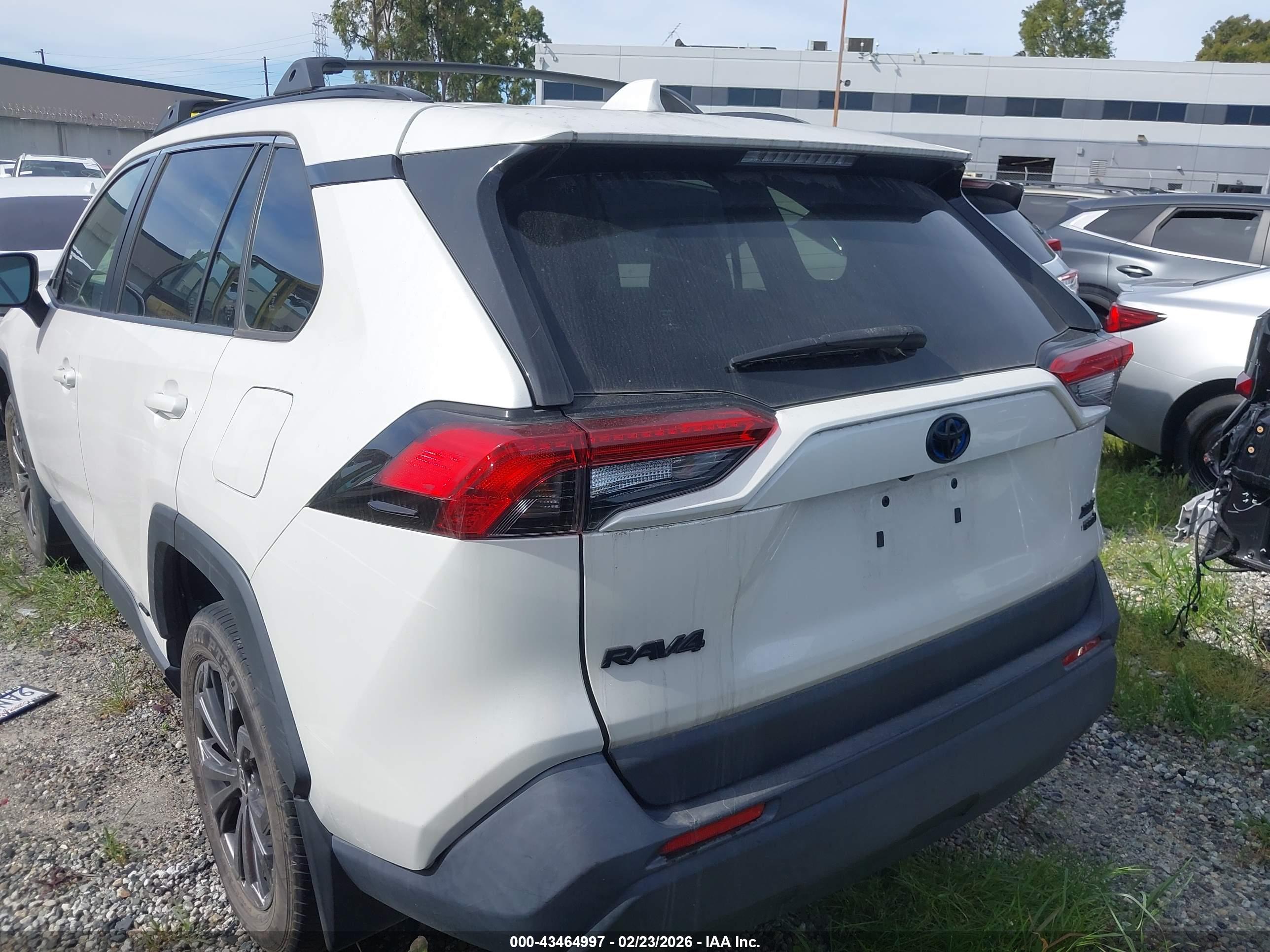 TOYOTA RAV4 image 3