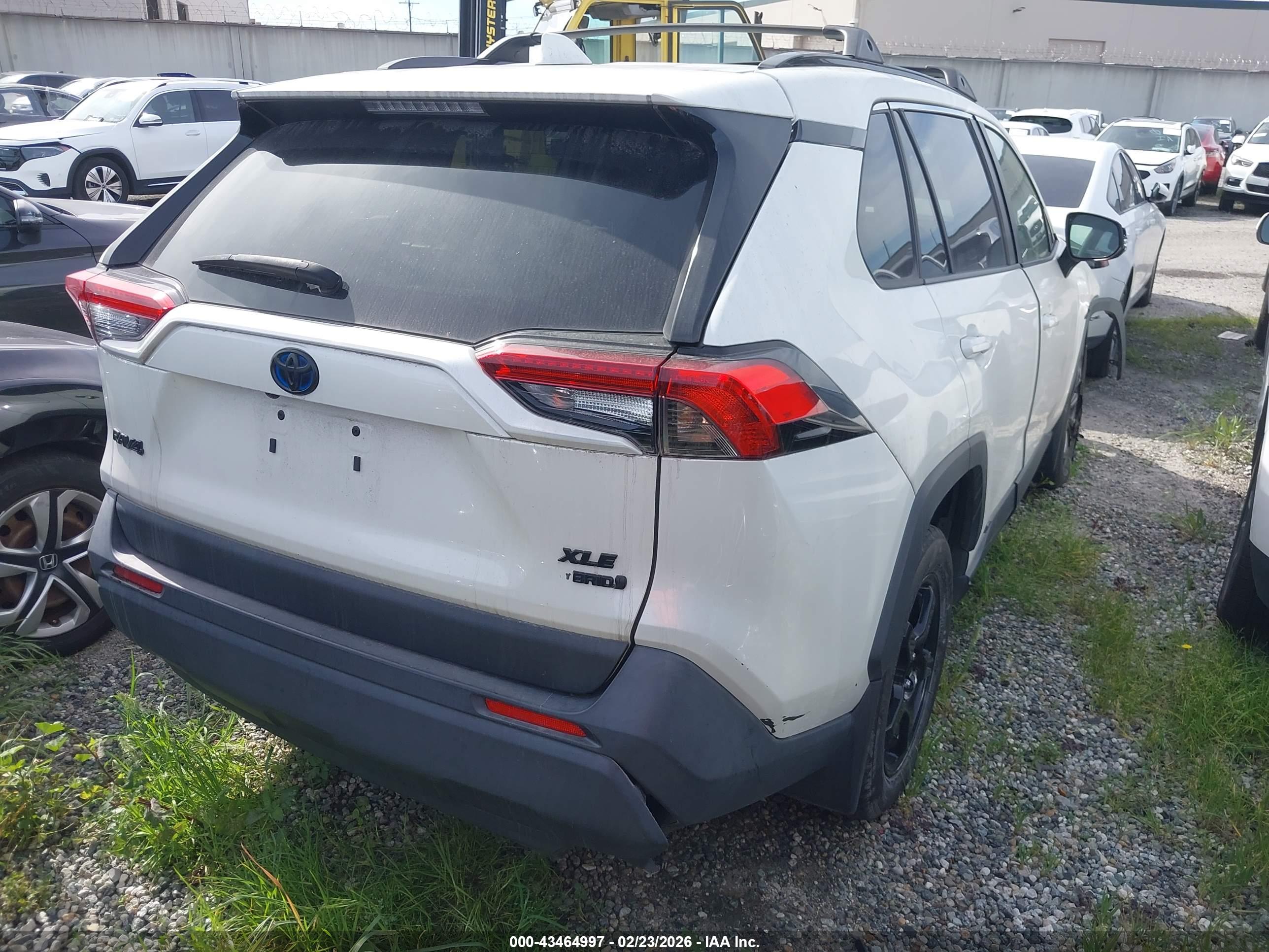 TOYOTA RAV4 image 4