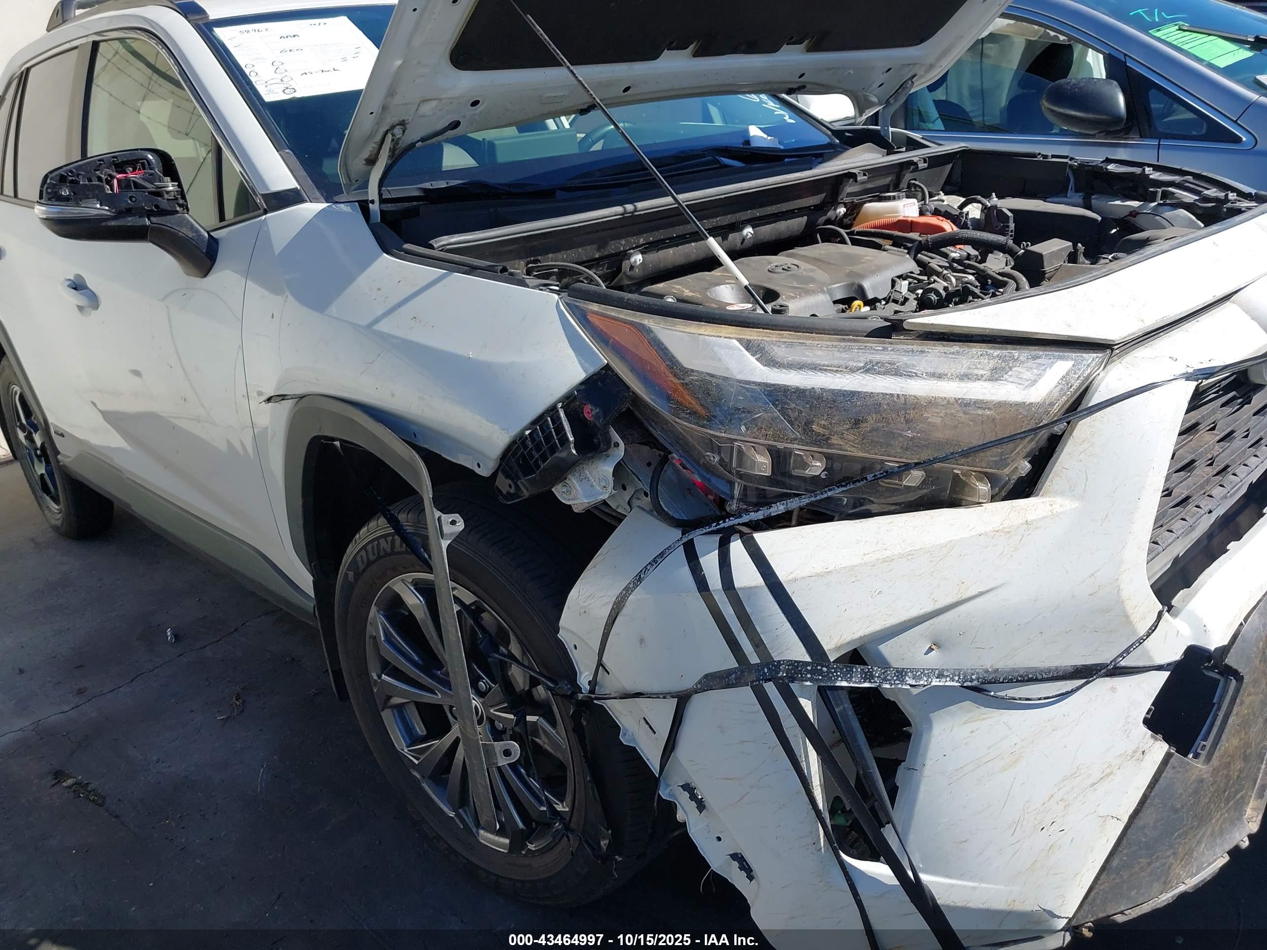 TOYOTA RAV4 image 6