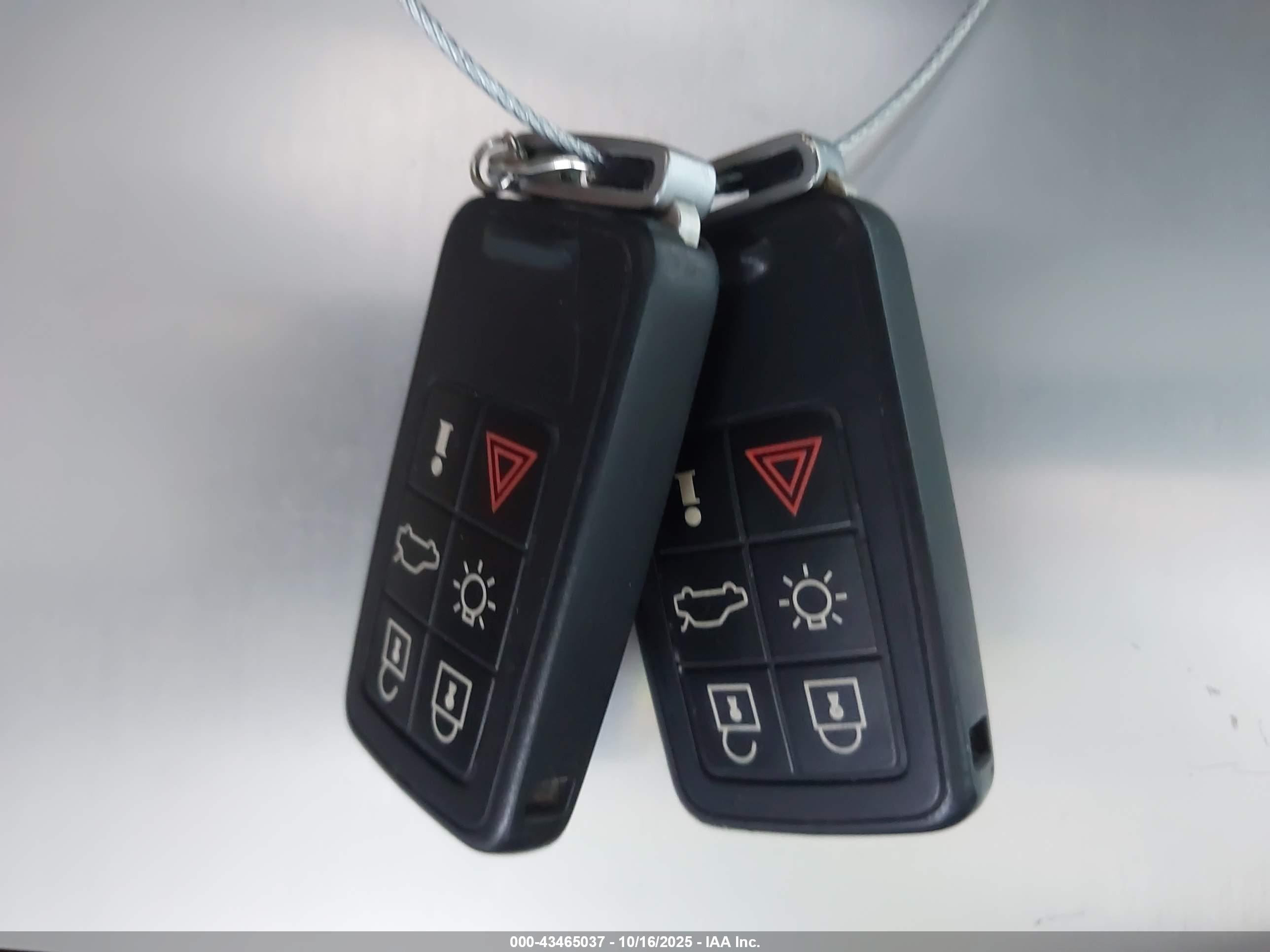 VOLVO S60 image 11