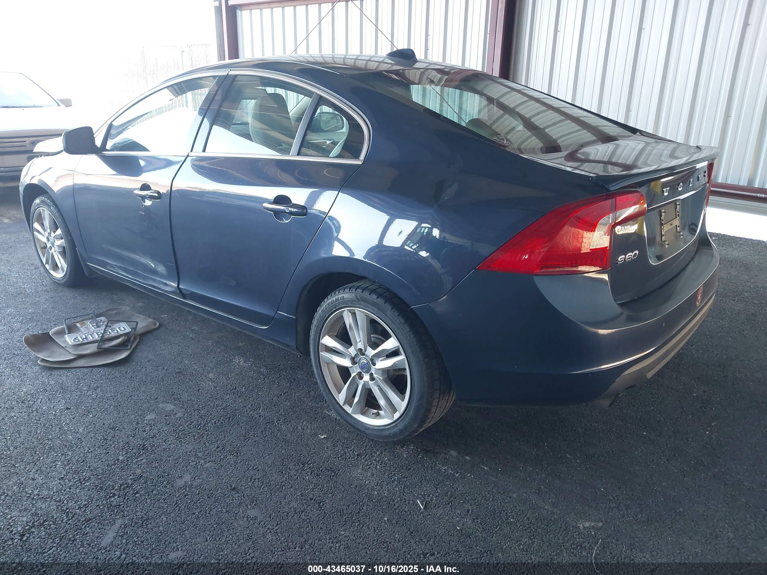 VOLVO S60 image 3