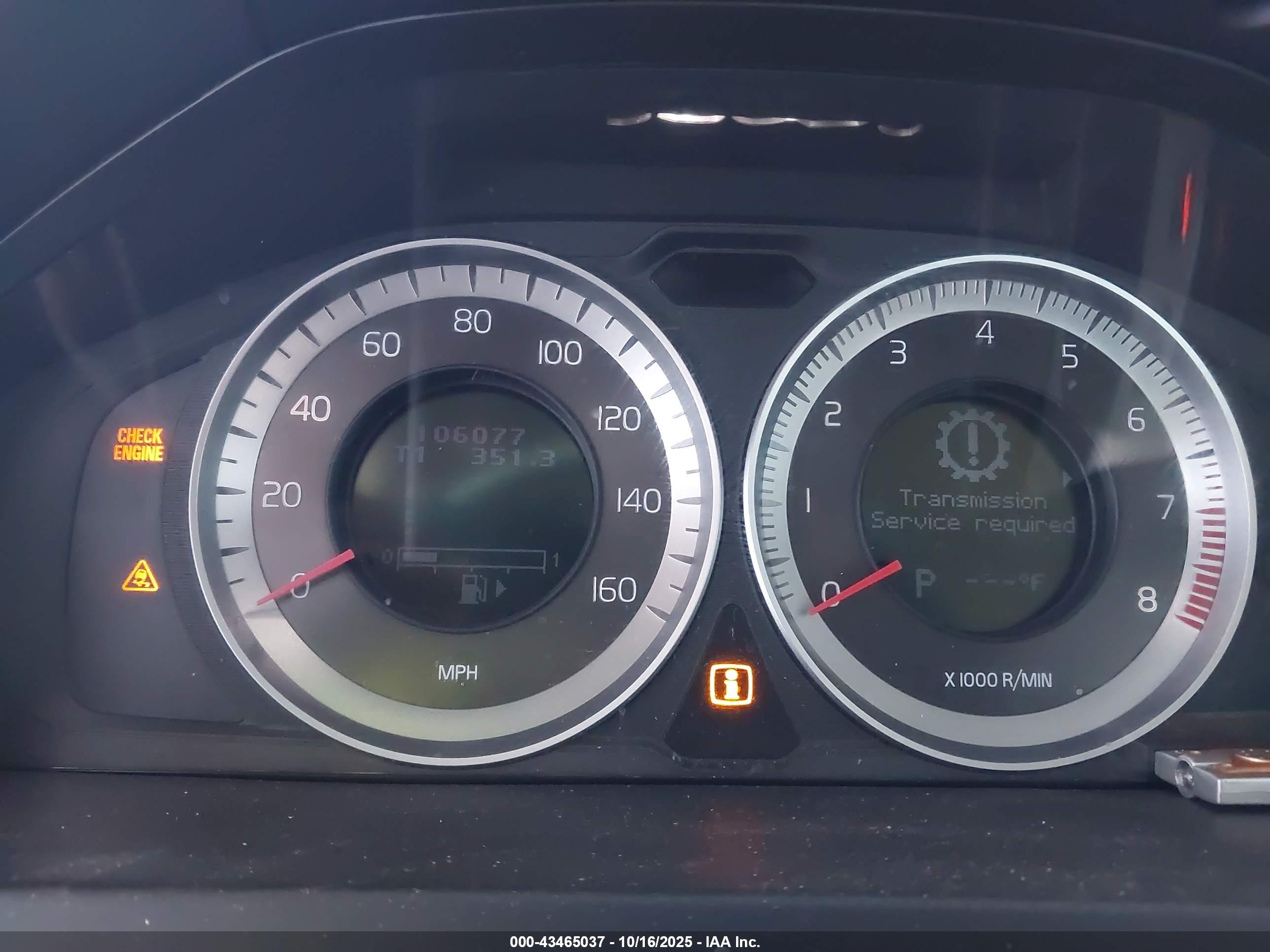 VOLVO S60 image 7