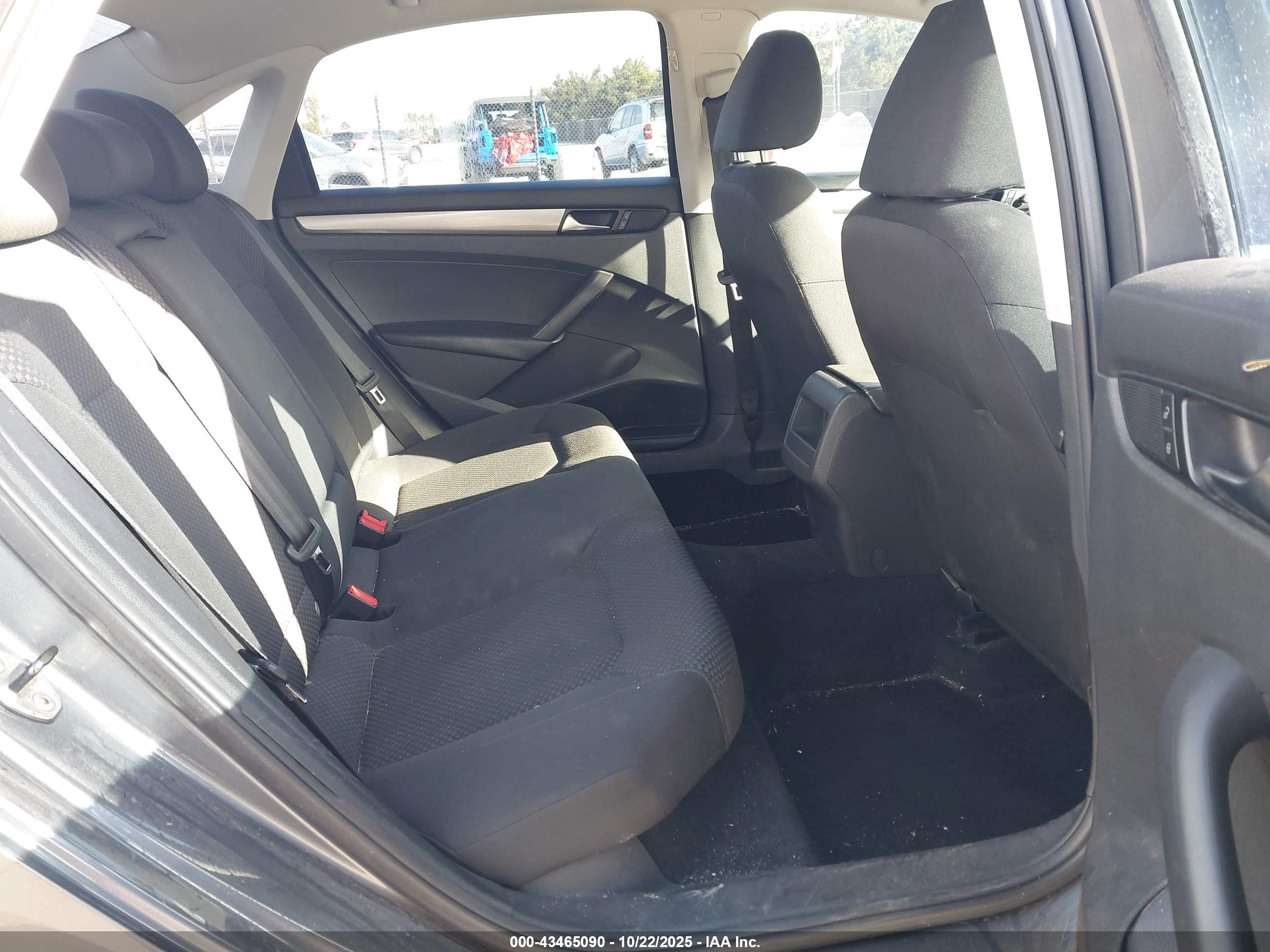 VOLKSWAGEN PASSAT image 8