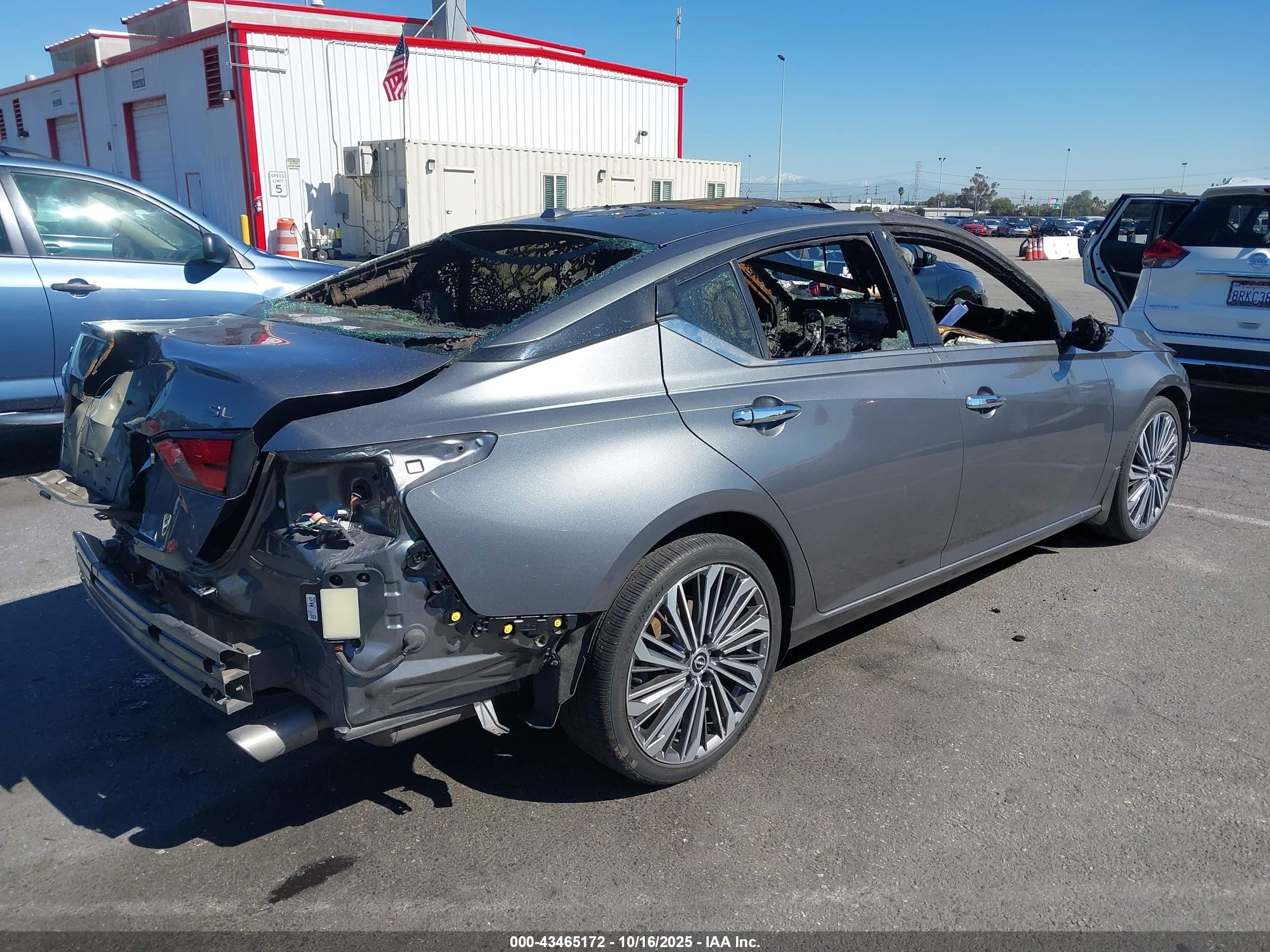 NISSAN ALTIMA image 4