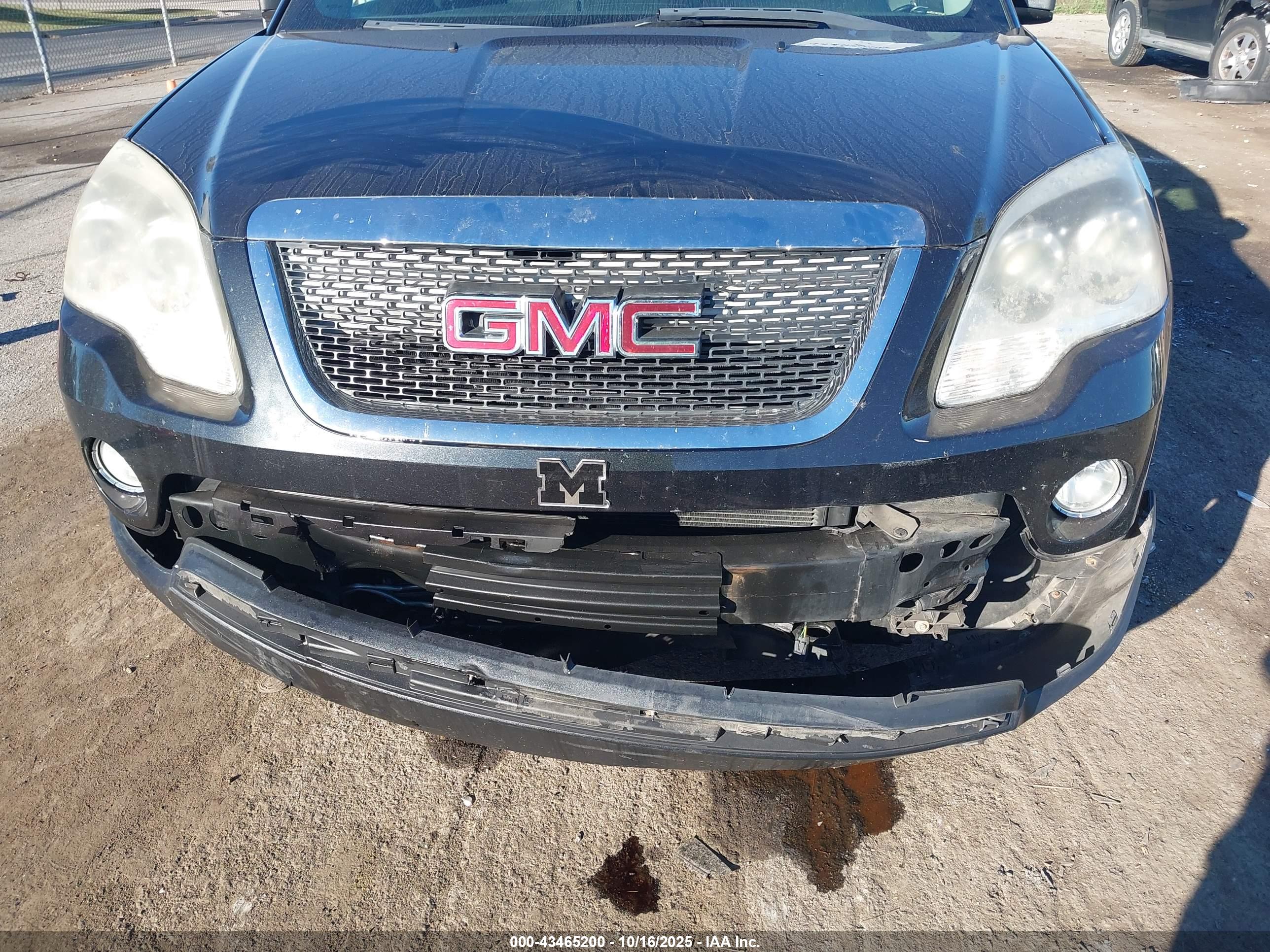 GMC ACADIA image 6