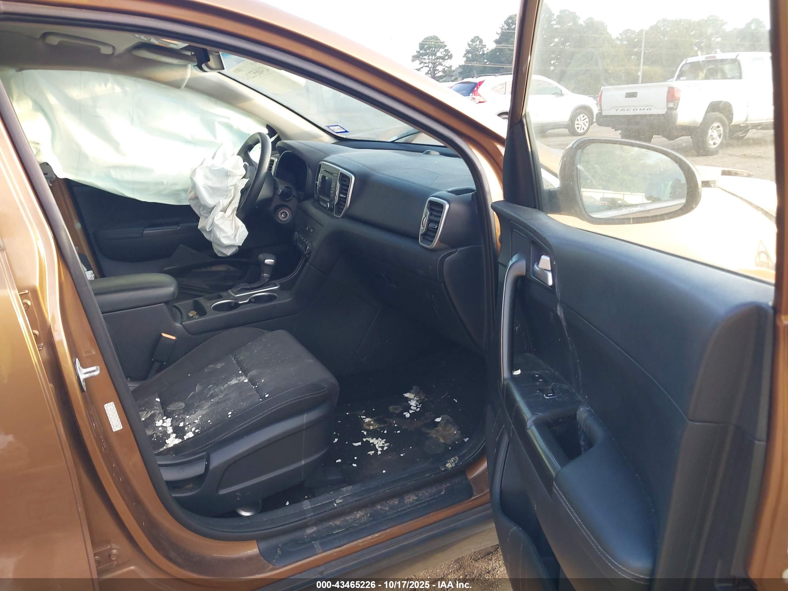 KIA SPORTAGE image 5
