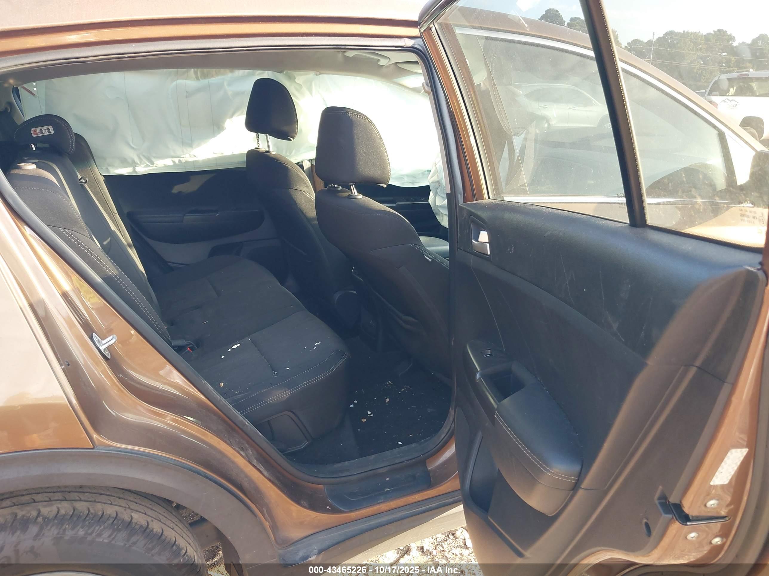 KIA SPORTAGE image 8