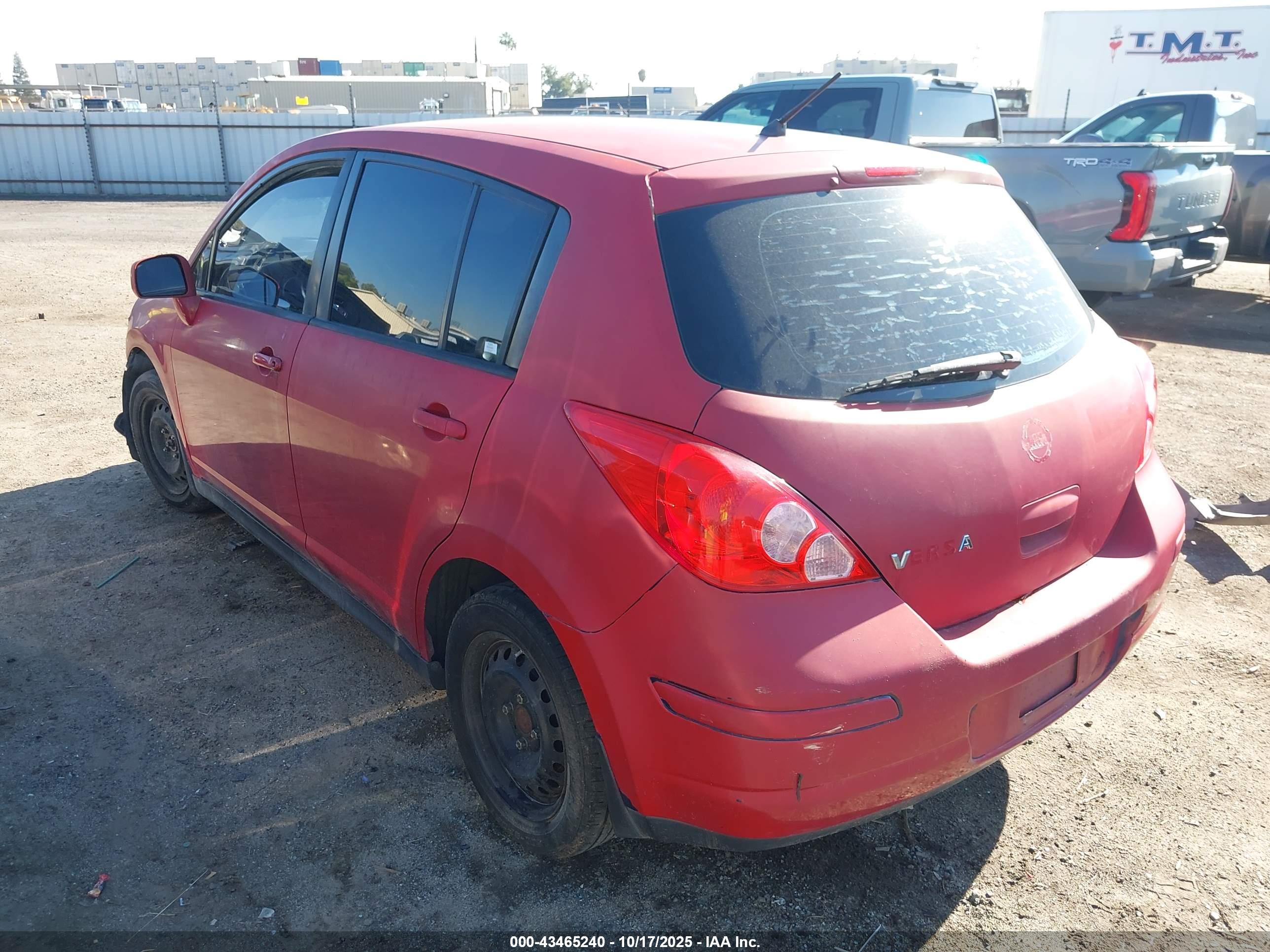 NISSAN VERSA image 3