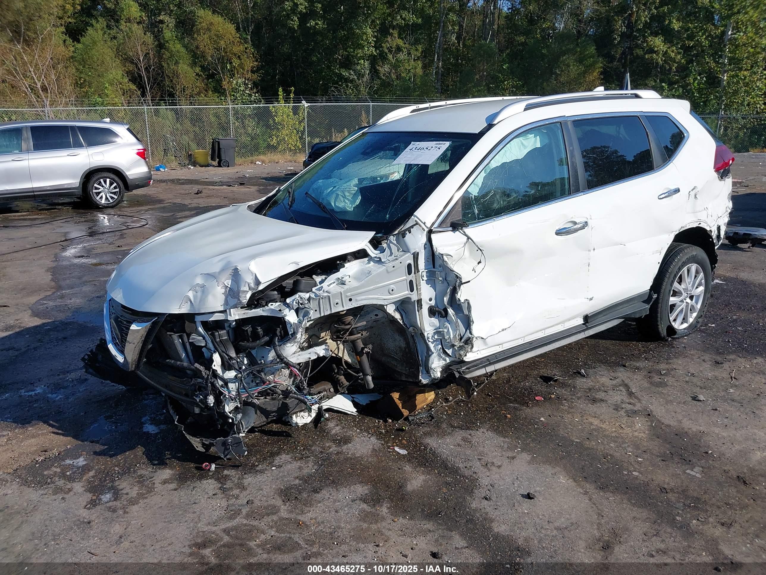 NISSAN ROGUE image 2