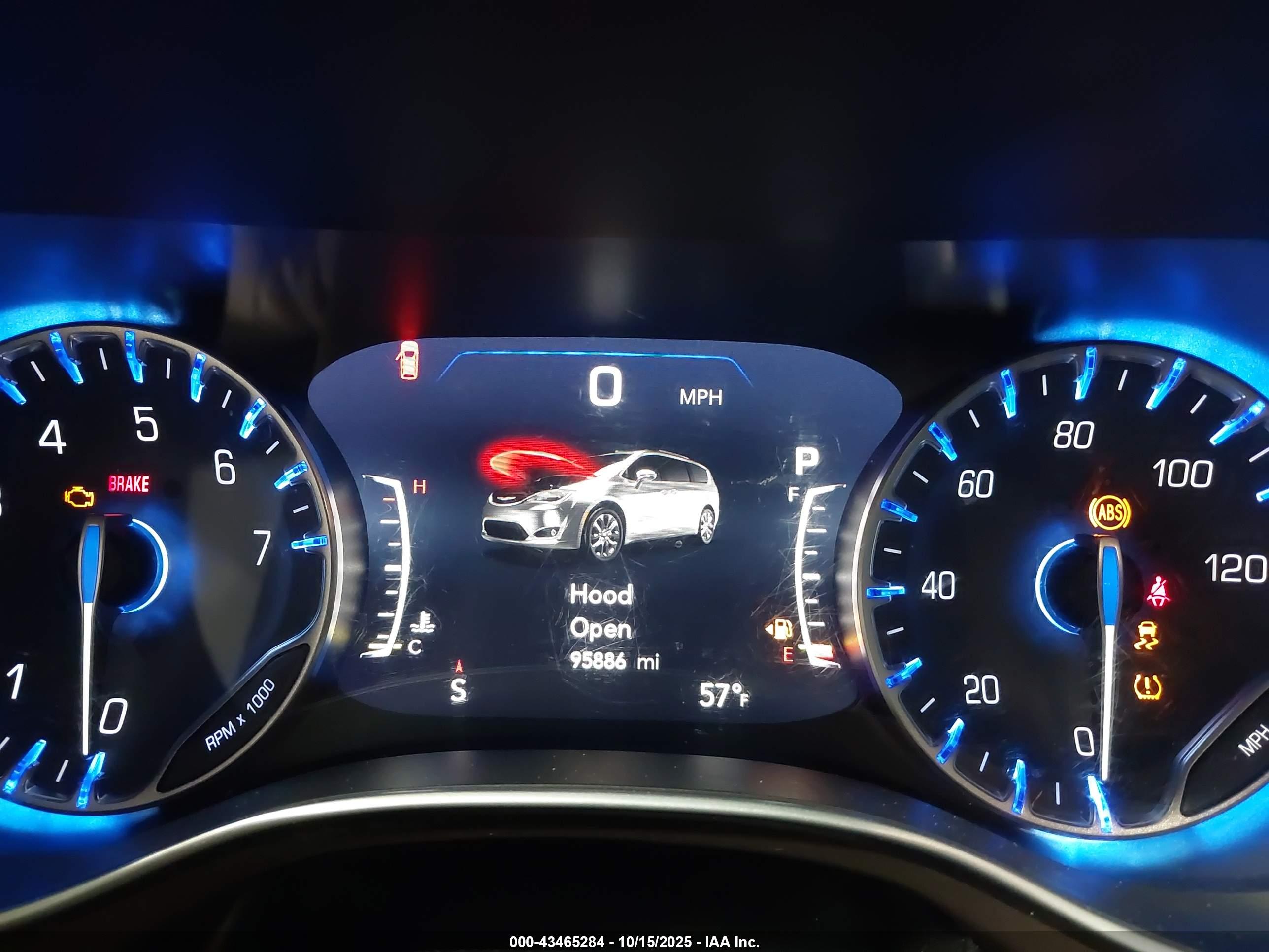 CHRYSLER PACIFICA image 7