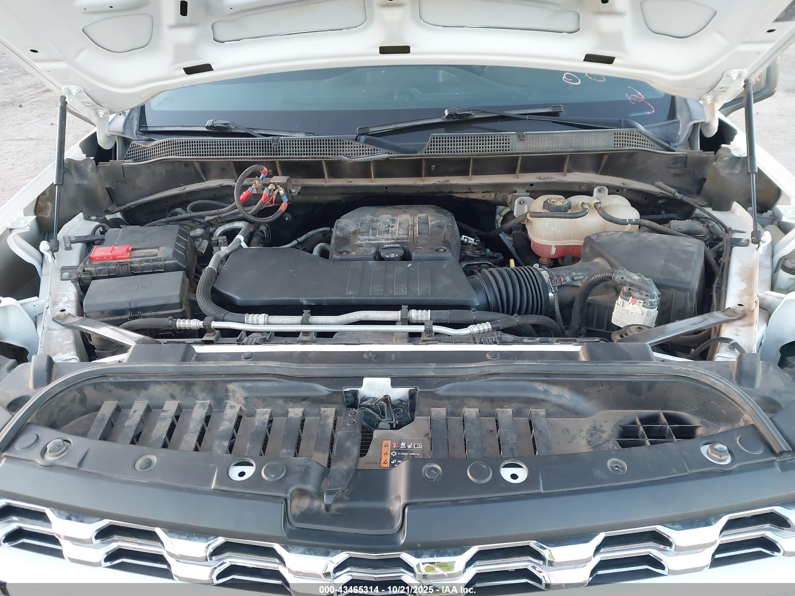 CHEVROLET SILVERADO image 10