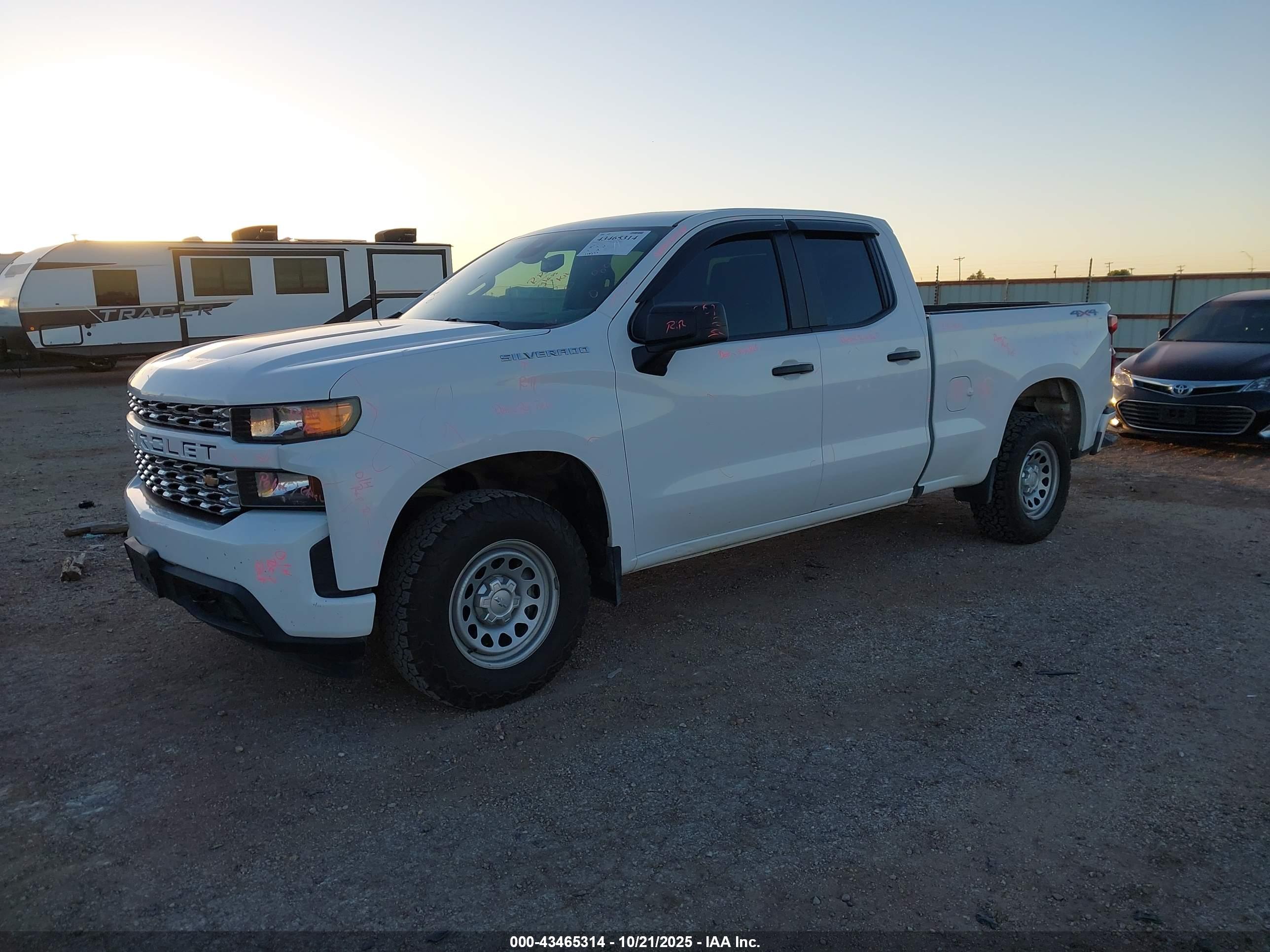 CHEVROLET SILVERADO image 2