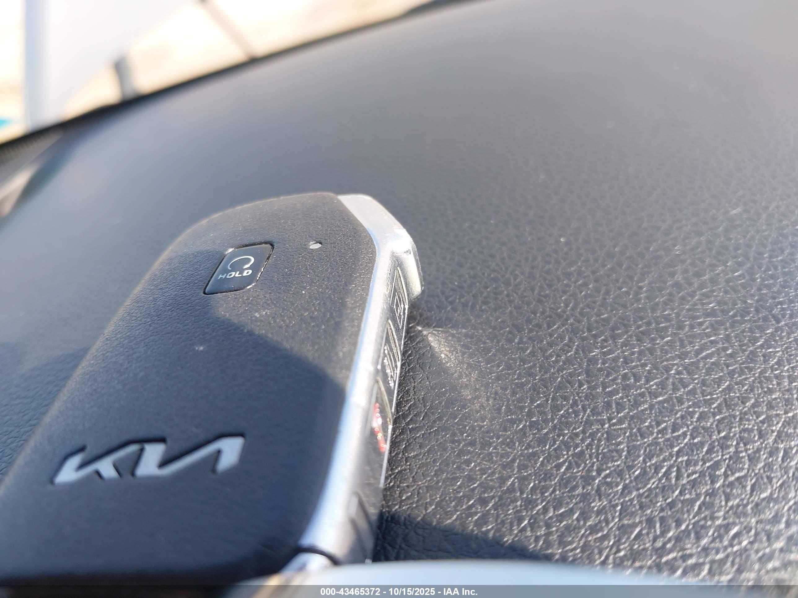 KIA K5 image 11