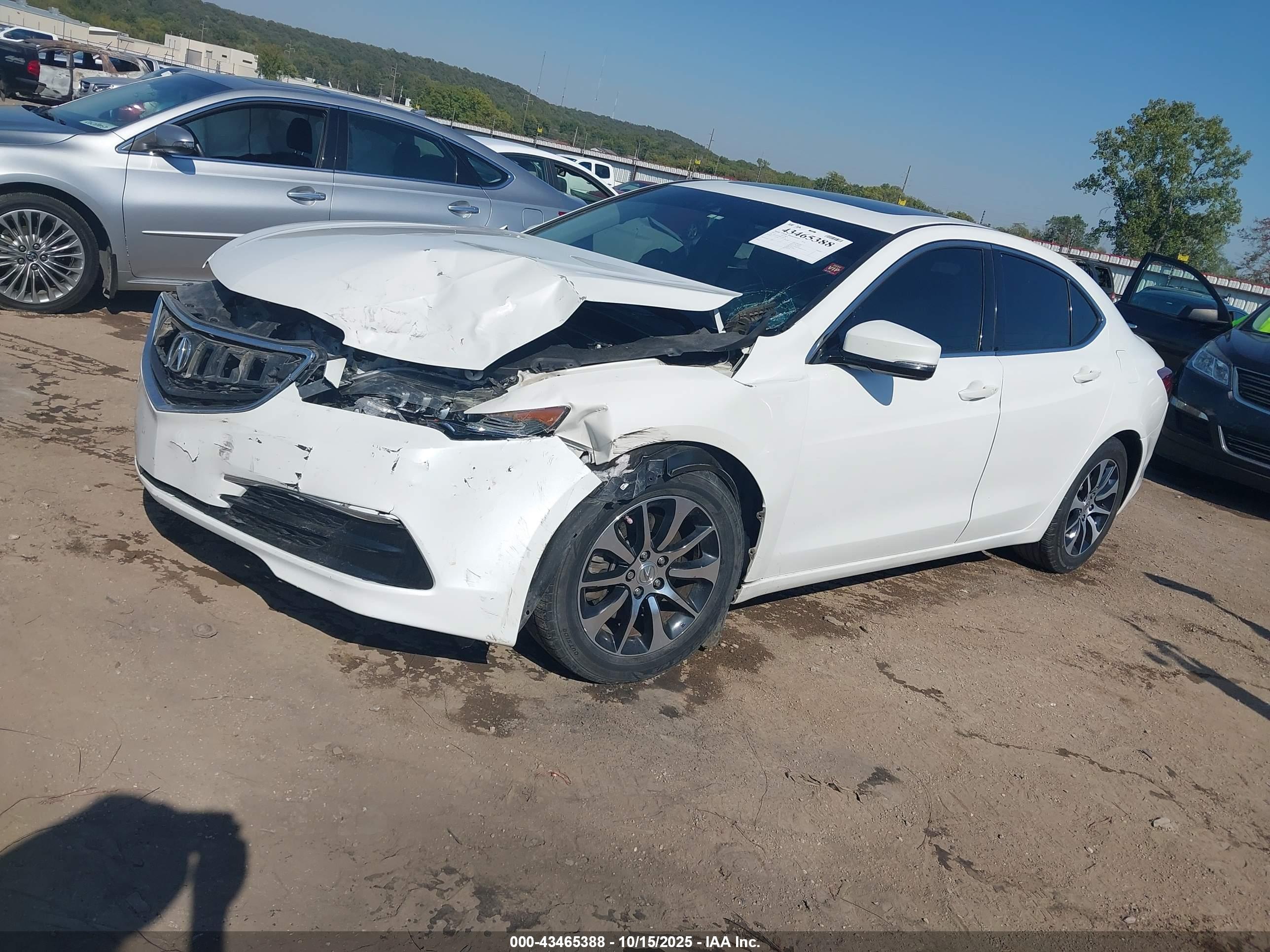 ACURA TLX image 2